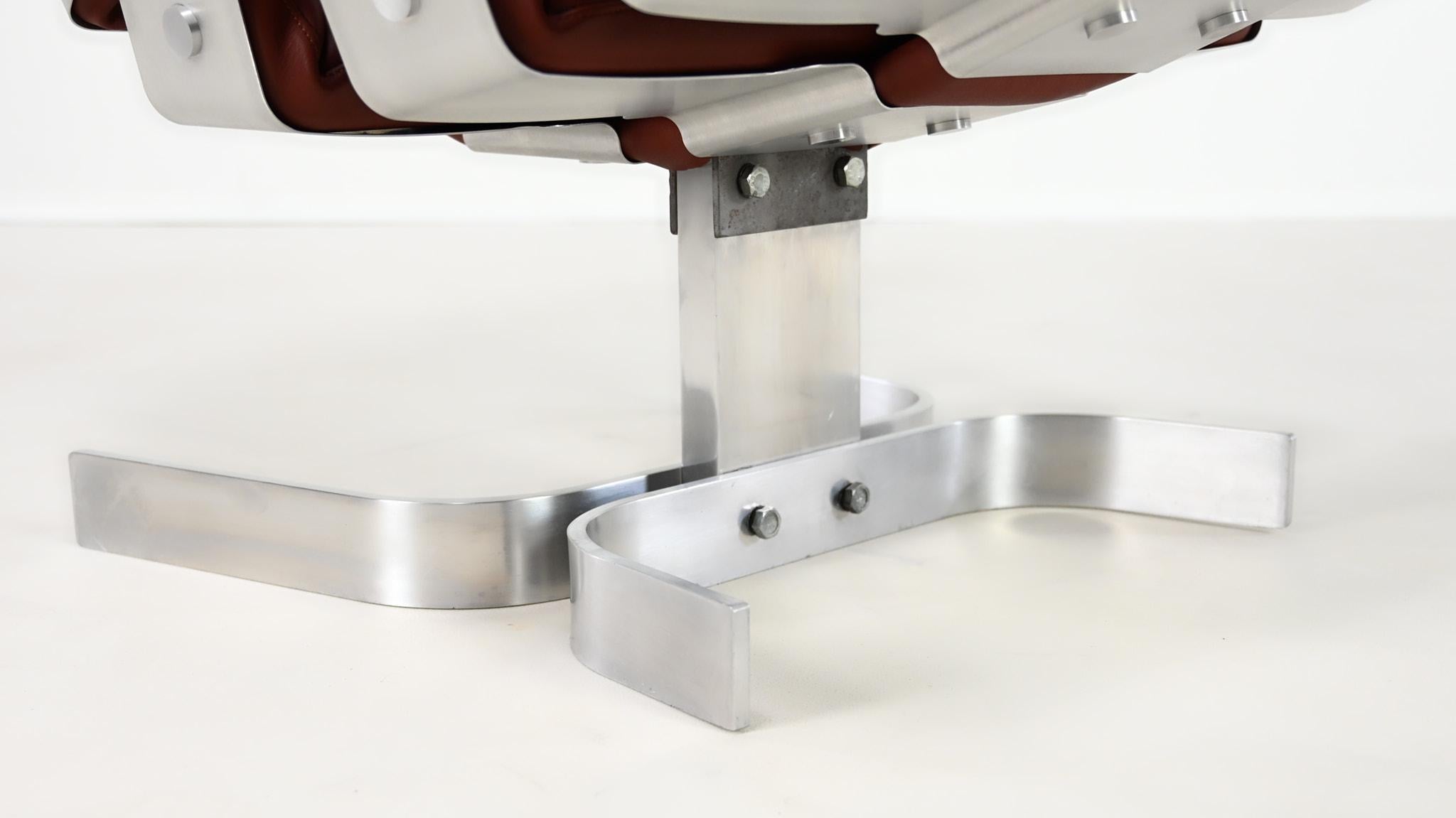 Pierre Vandel, chaise longue Rib Vertebre, aluminium et cuir. France, C.C. 1970 6