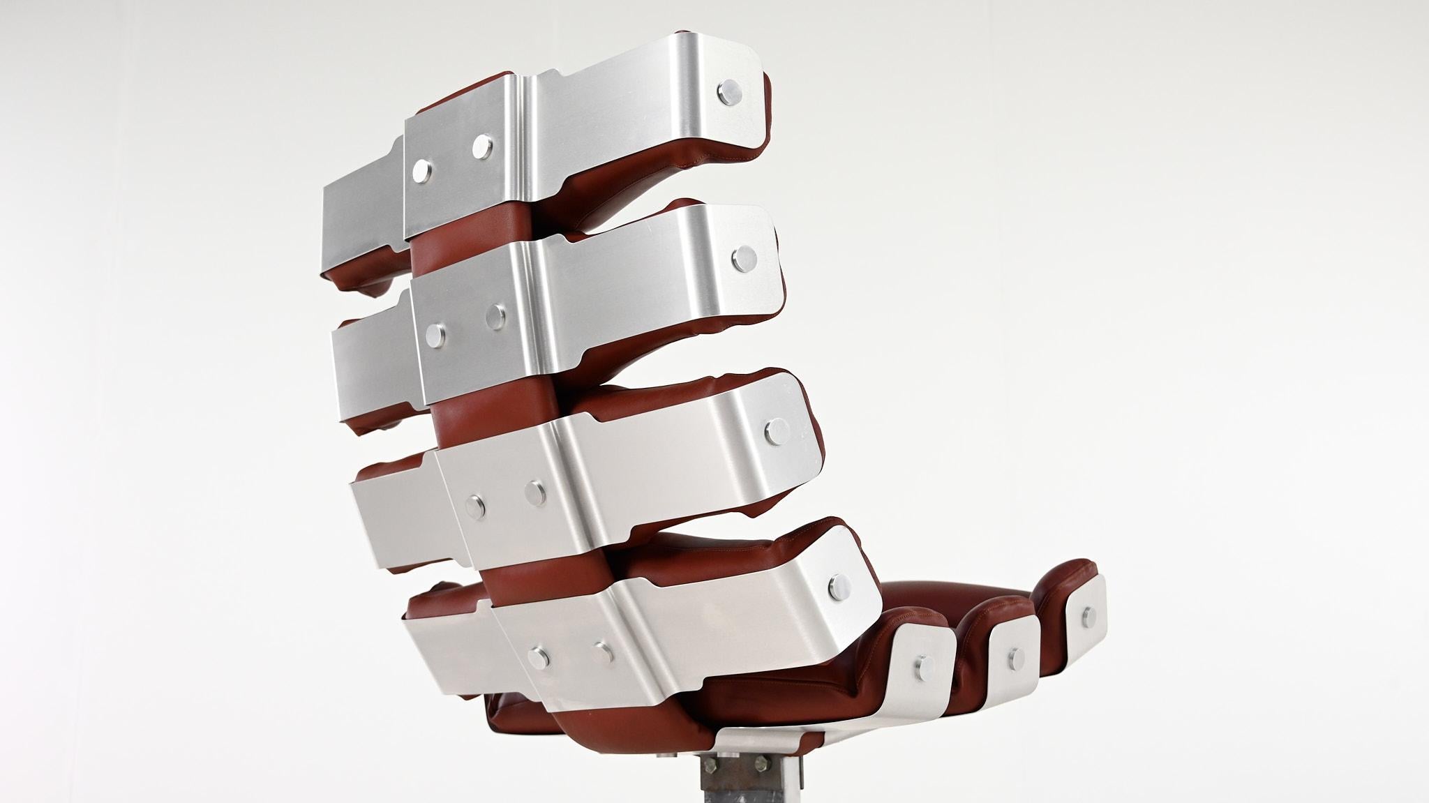 Fin du 20e siècle Pierre Vandel, chaise longue Rib Vertebre, aluminium et cuir. France, C.C. 1970