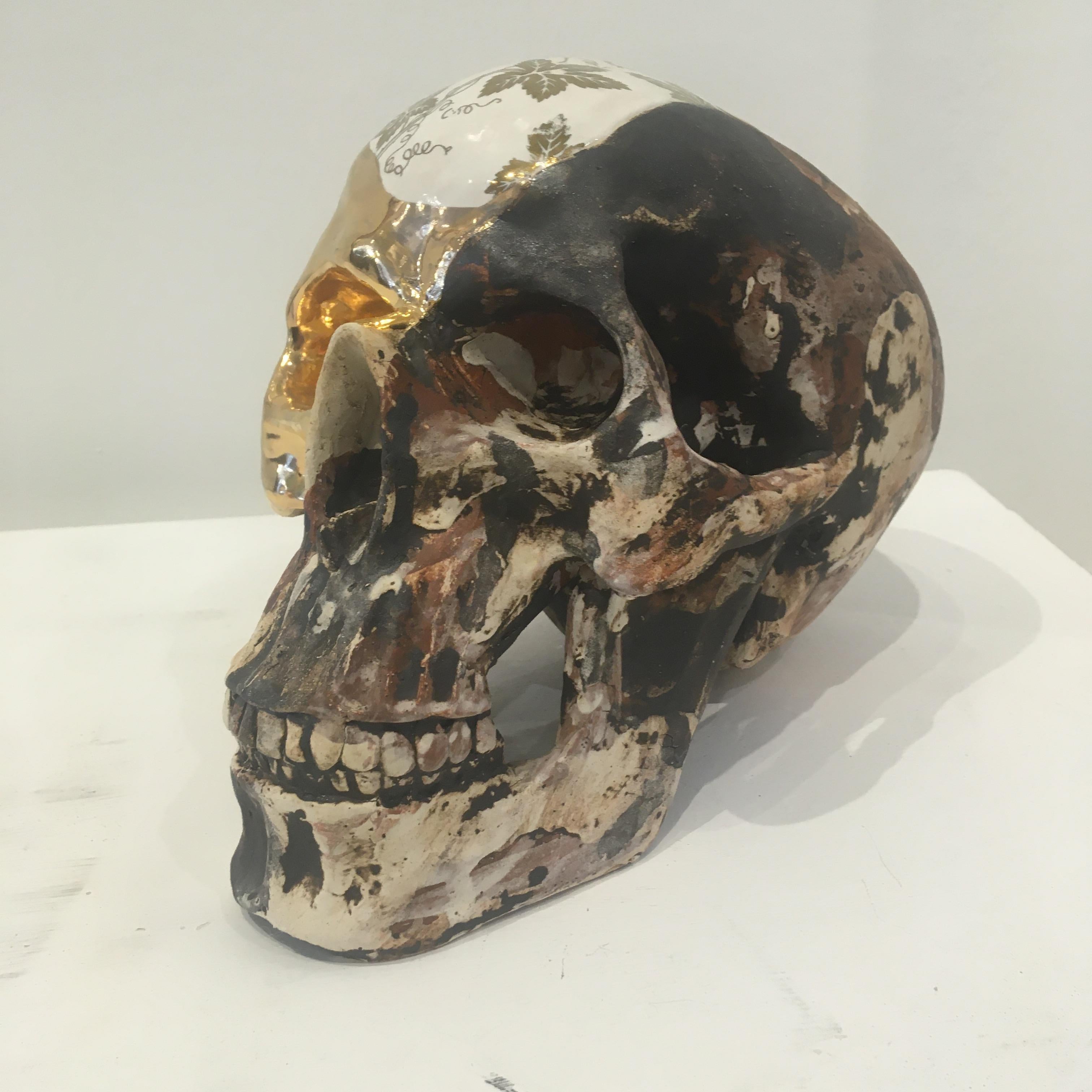 Camouflage Skull - contemporary ceramic sculpture - Contemporary Sculpture by Pierre Williams