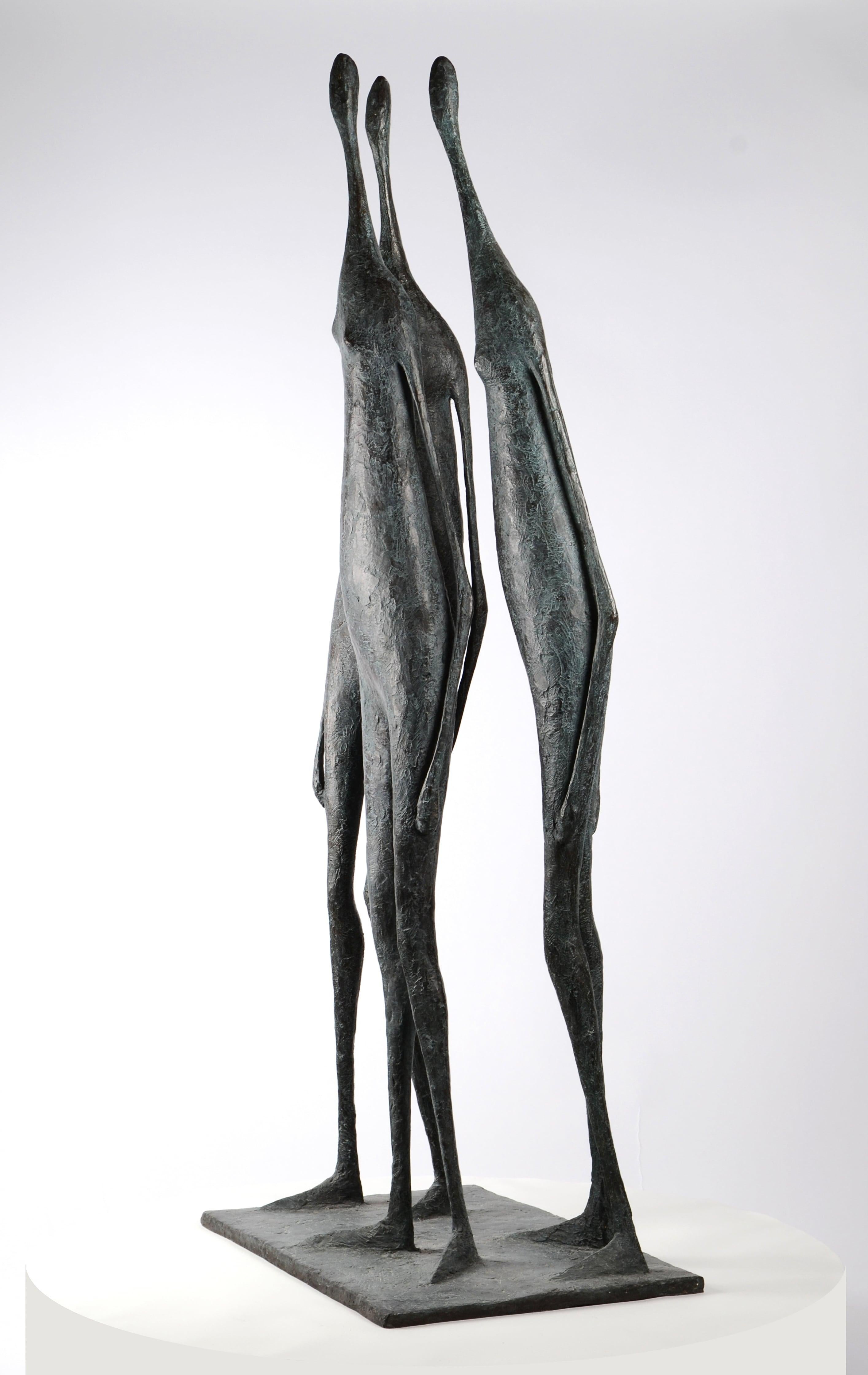 3 grandes figures Stand I de Pierre Yermia - Sculpture contemporaine en bronze en vente 1