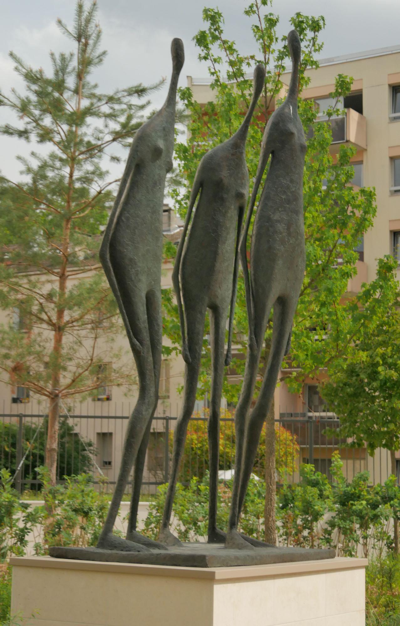 3 Monumental Standing Figures by Pierre Yermia - Contemporary bronze sculpture For Sale 10