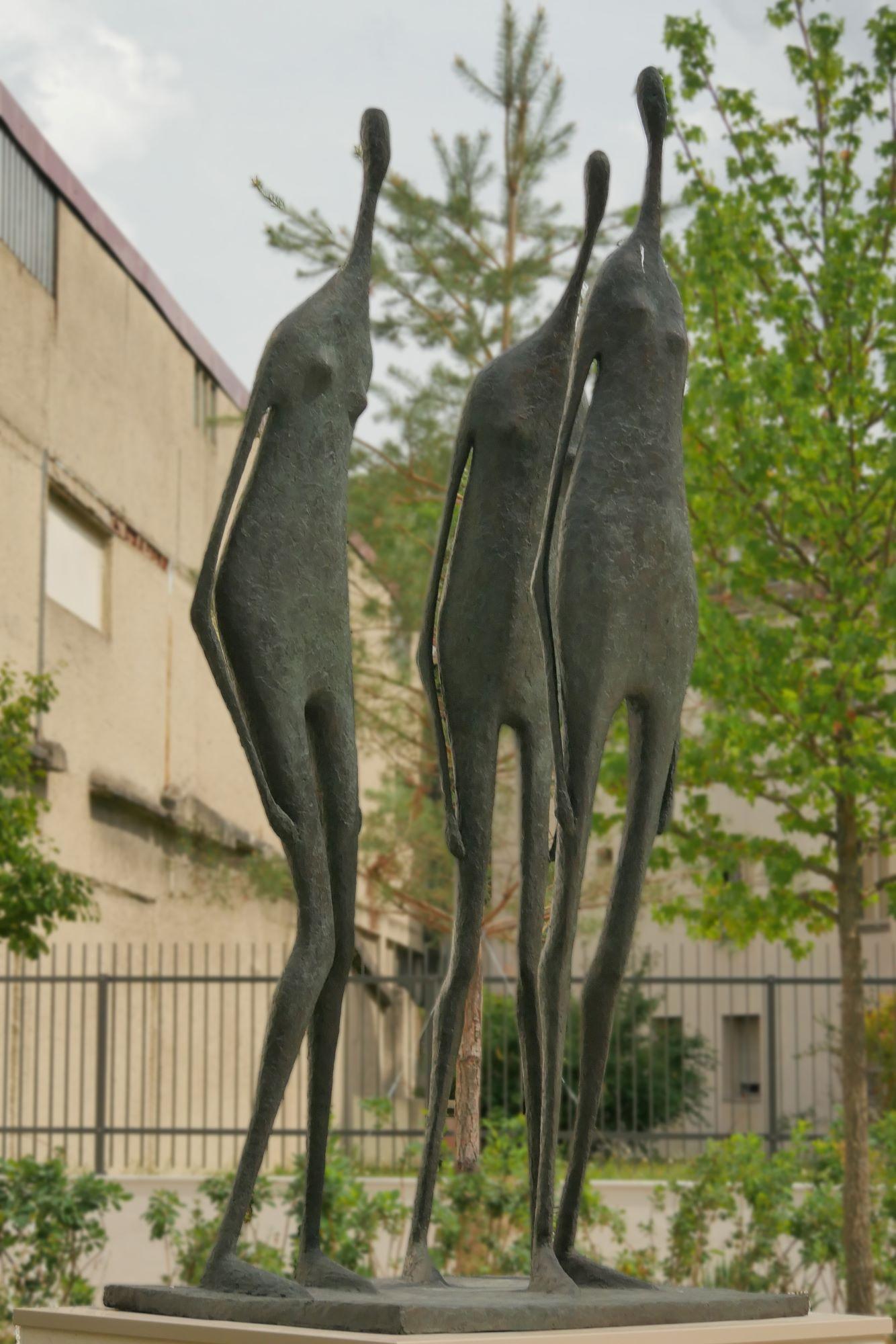 3 Monumental Standing Figures by Pierre Yermia - Contemporary bronze sculpture For Sale 11