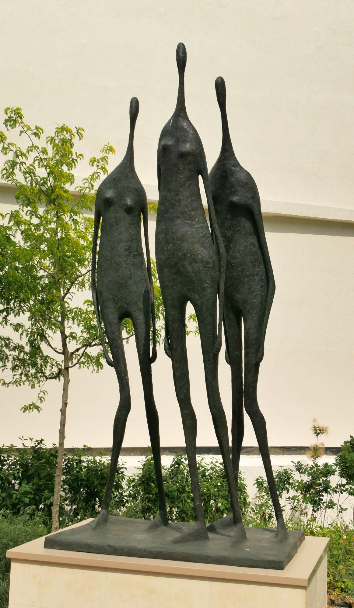 3 Monumental Standing Figures by Pierre Yermia - Contemporary bronze sculpture For Sale 2