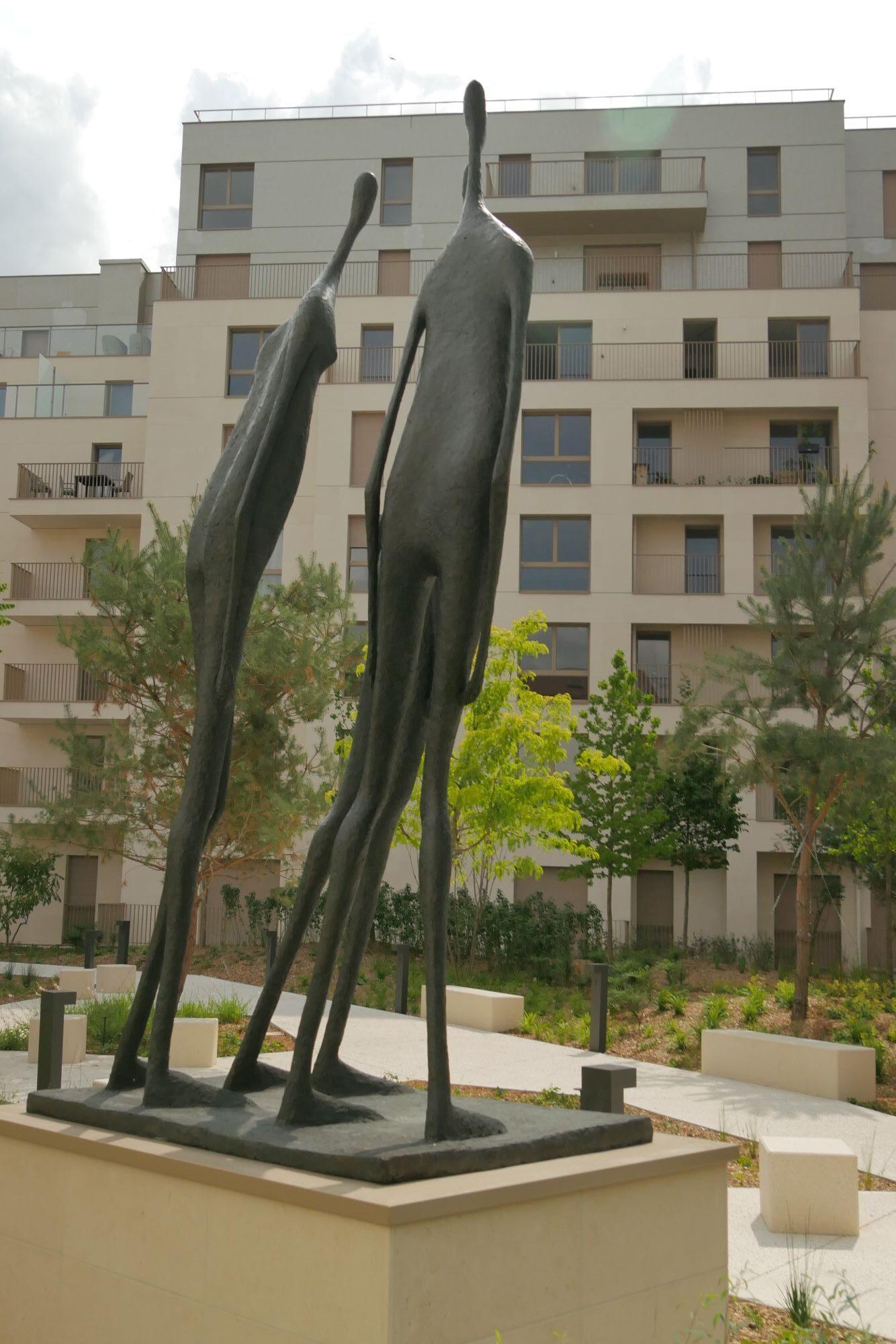 3 Monumental Standing Figures by Pierre Yermia - Contemporary bronze sculpture For Sale 4
