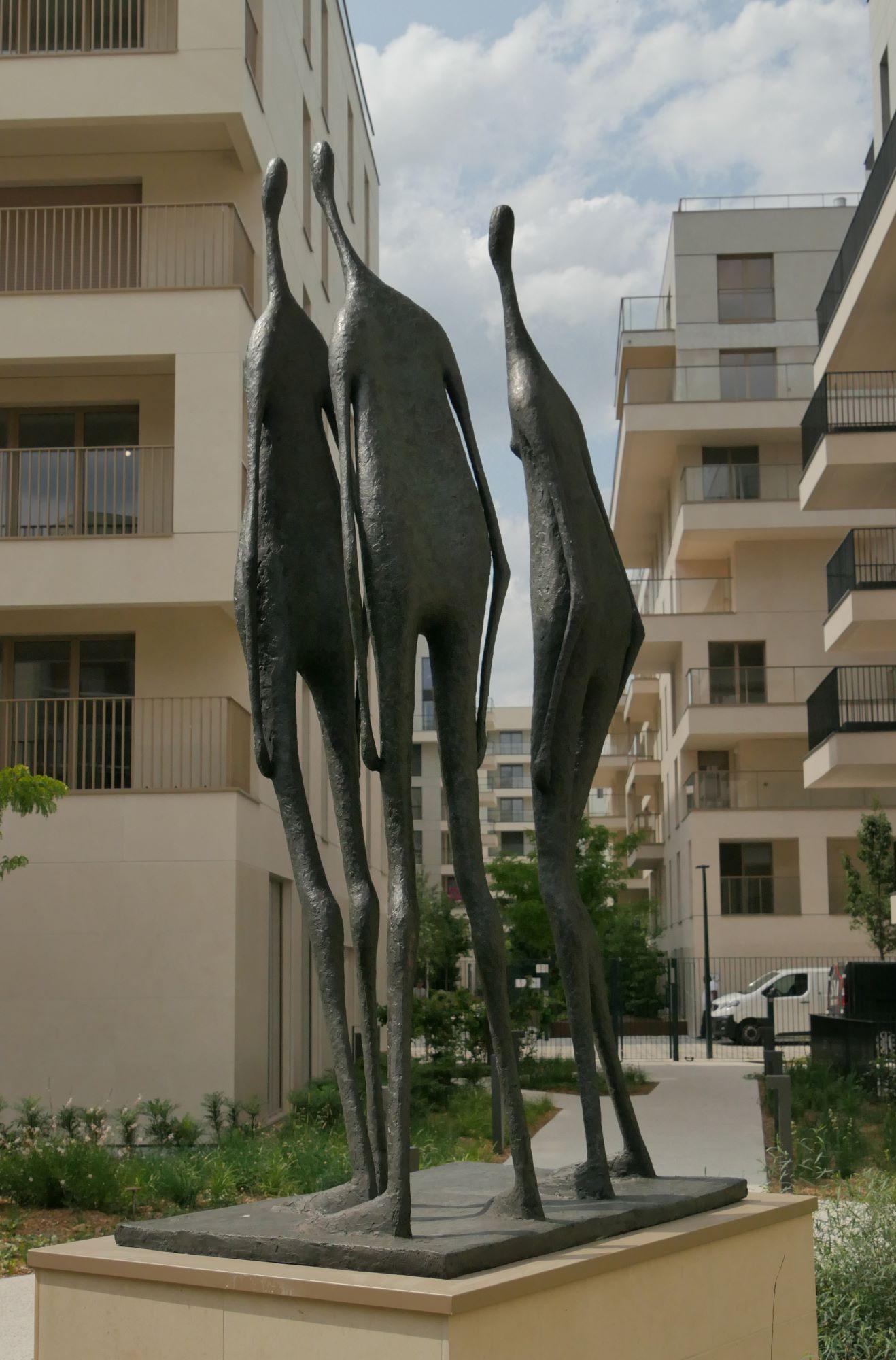 3 Monumental Standing Figures by Pierre Yermia - Contemporary bronze sculpture For Sale 5