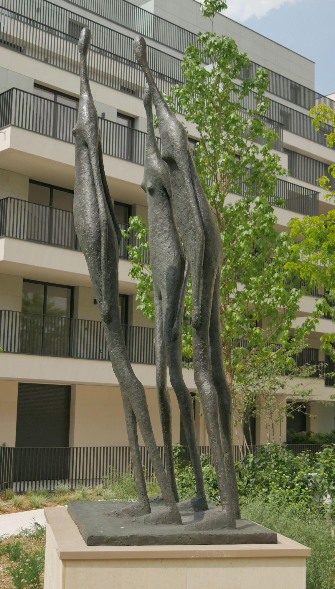 3 Monumental Standing Figures by Pierre Yermia - Contemporary bronze sculpture For Sale 6