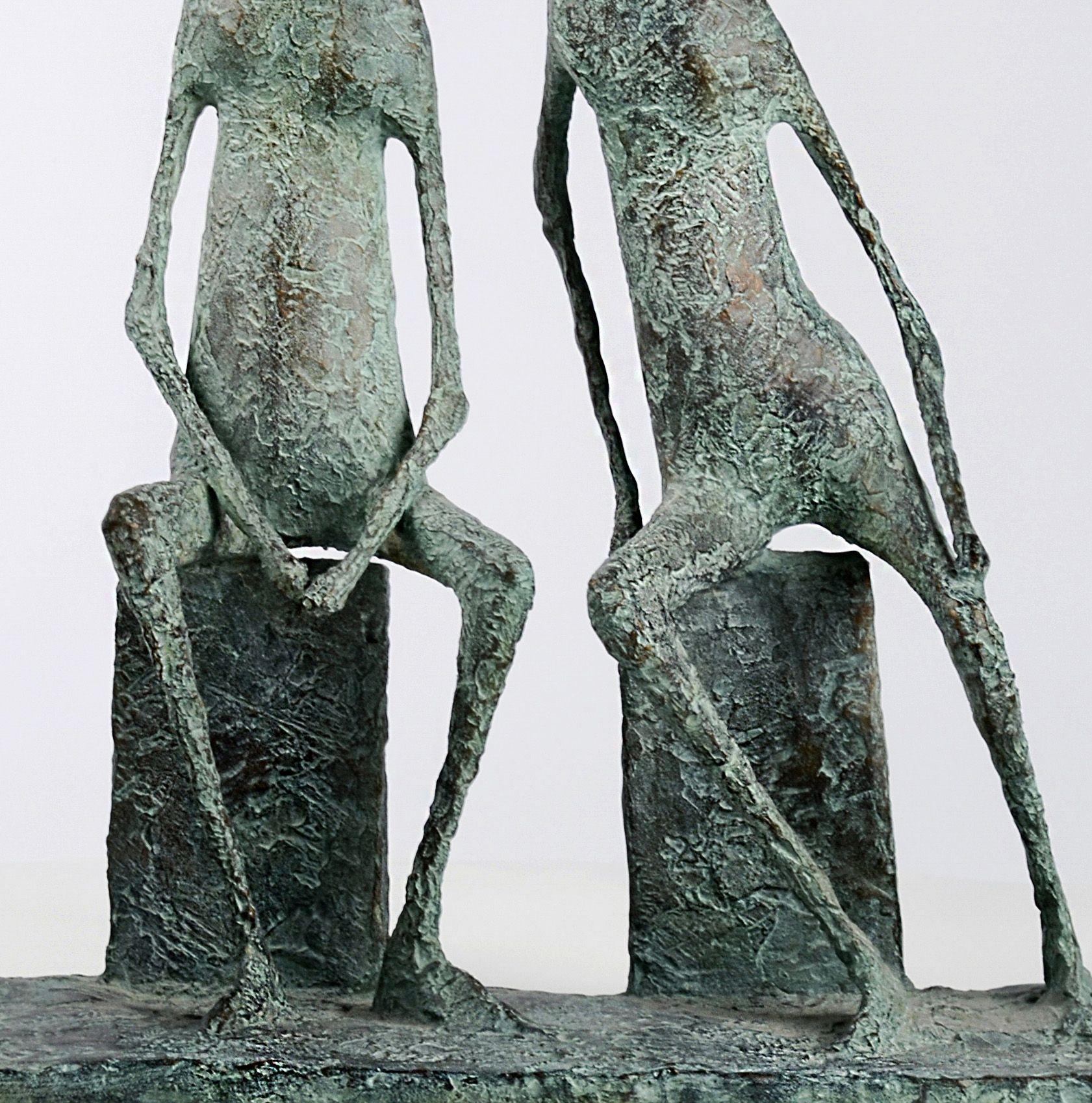 3 figures assises I par Pierre Yermia - Sculpture contemporaine en bronze, humaine en vente 4