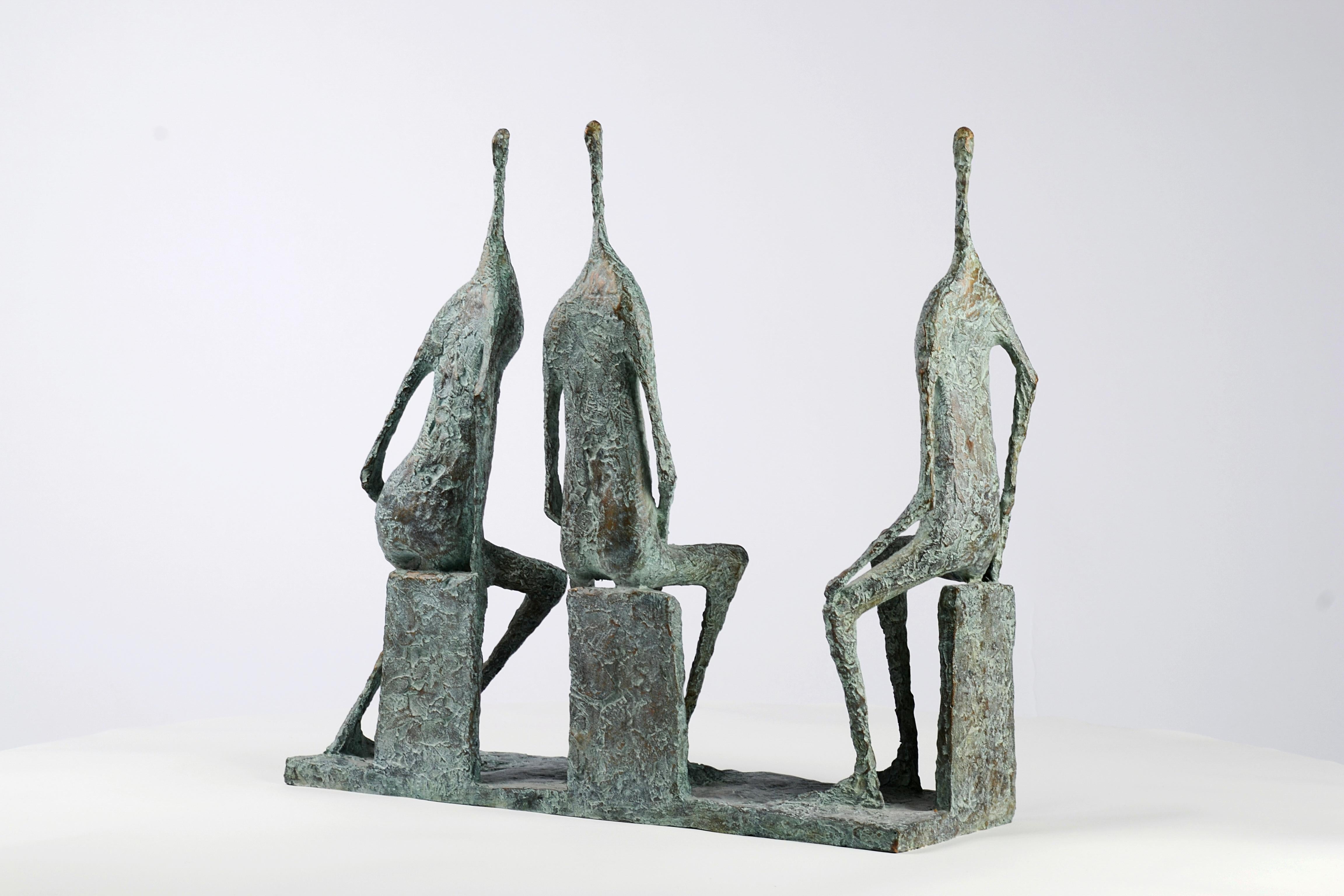 3 Figuras Sentadas I de Pierre Yermia - Escultura contemporánea de bronce, humana en venta 7