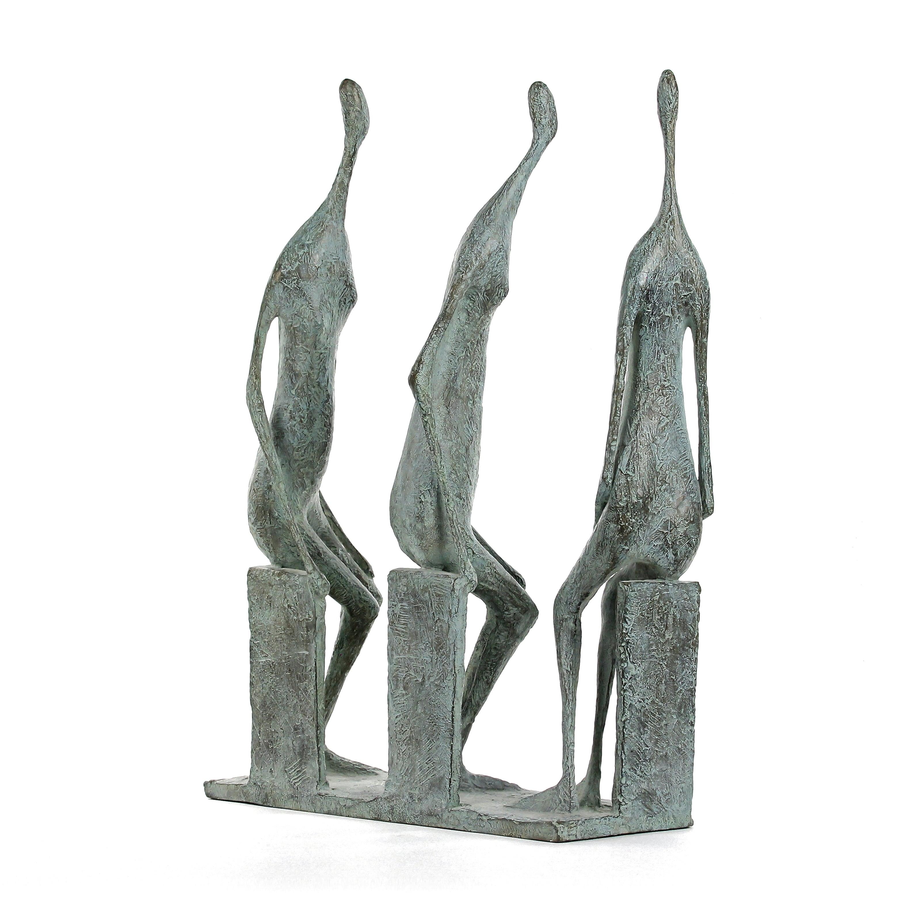 3 sitzende Figuren II von Pierre Yermia –  Gruppe von drei Figuren aus Bronze im Angebot 1