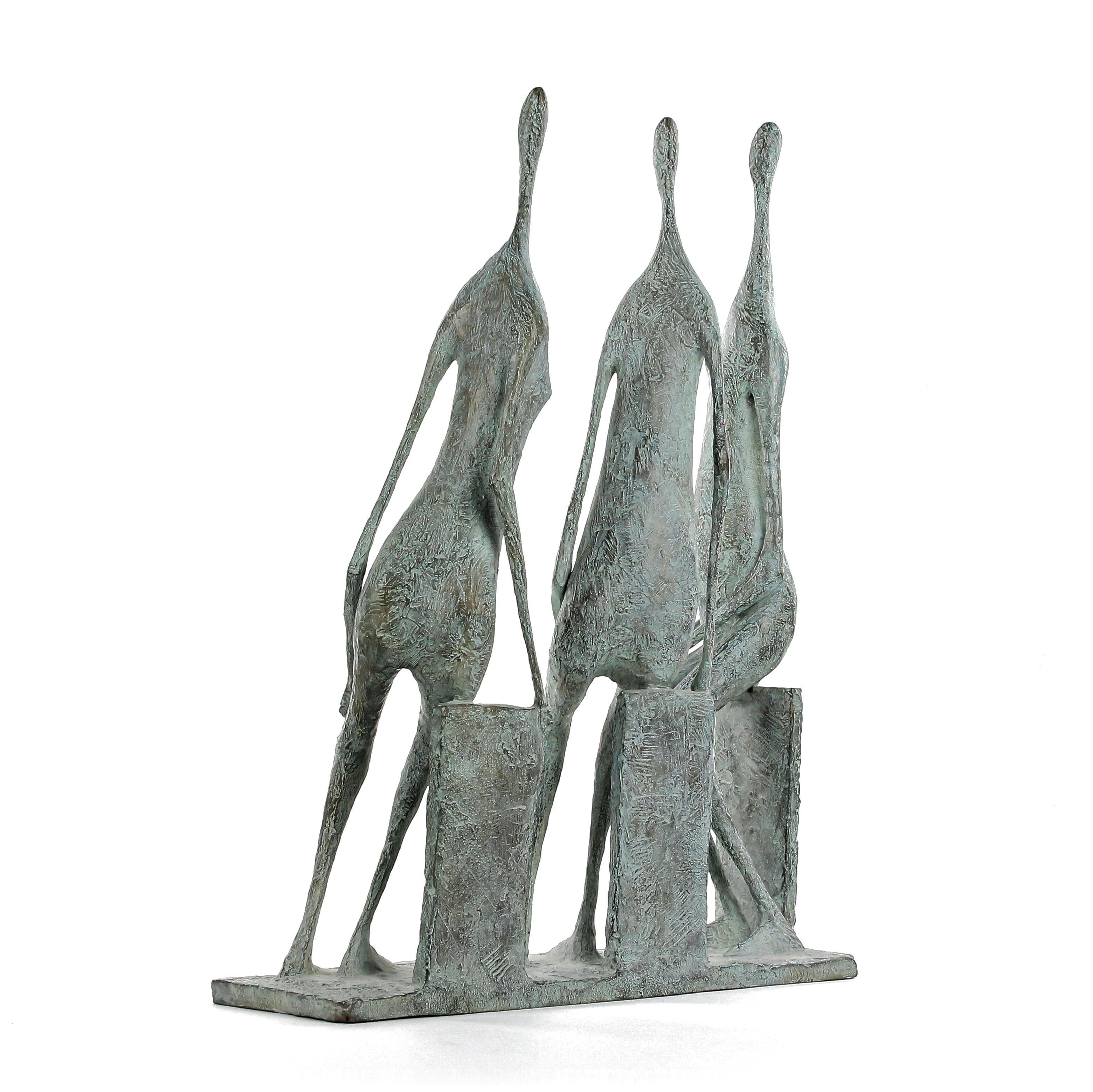 3 Figures assises II de Pierre Yermia  Groupe de trois figures en bronze en vente 4