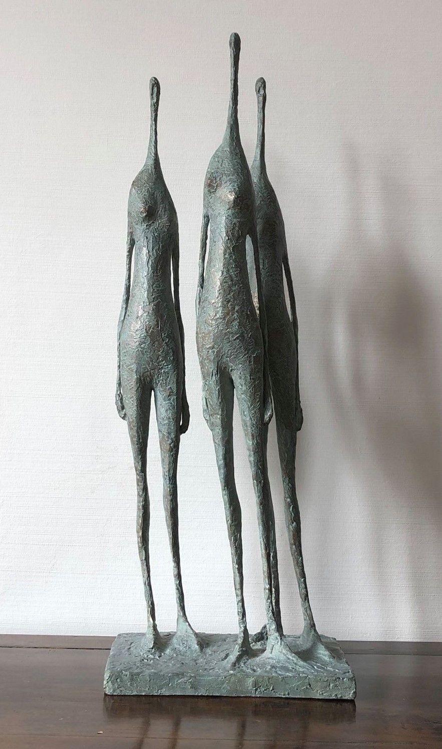 3 Figure in piedi IV di Pierre Yermia - Scultura in bronzo contemporanea in vendita 1