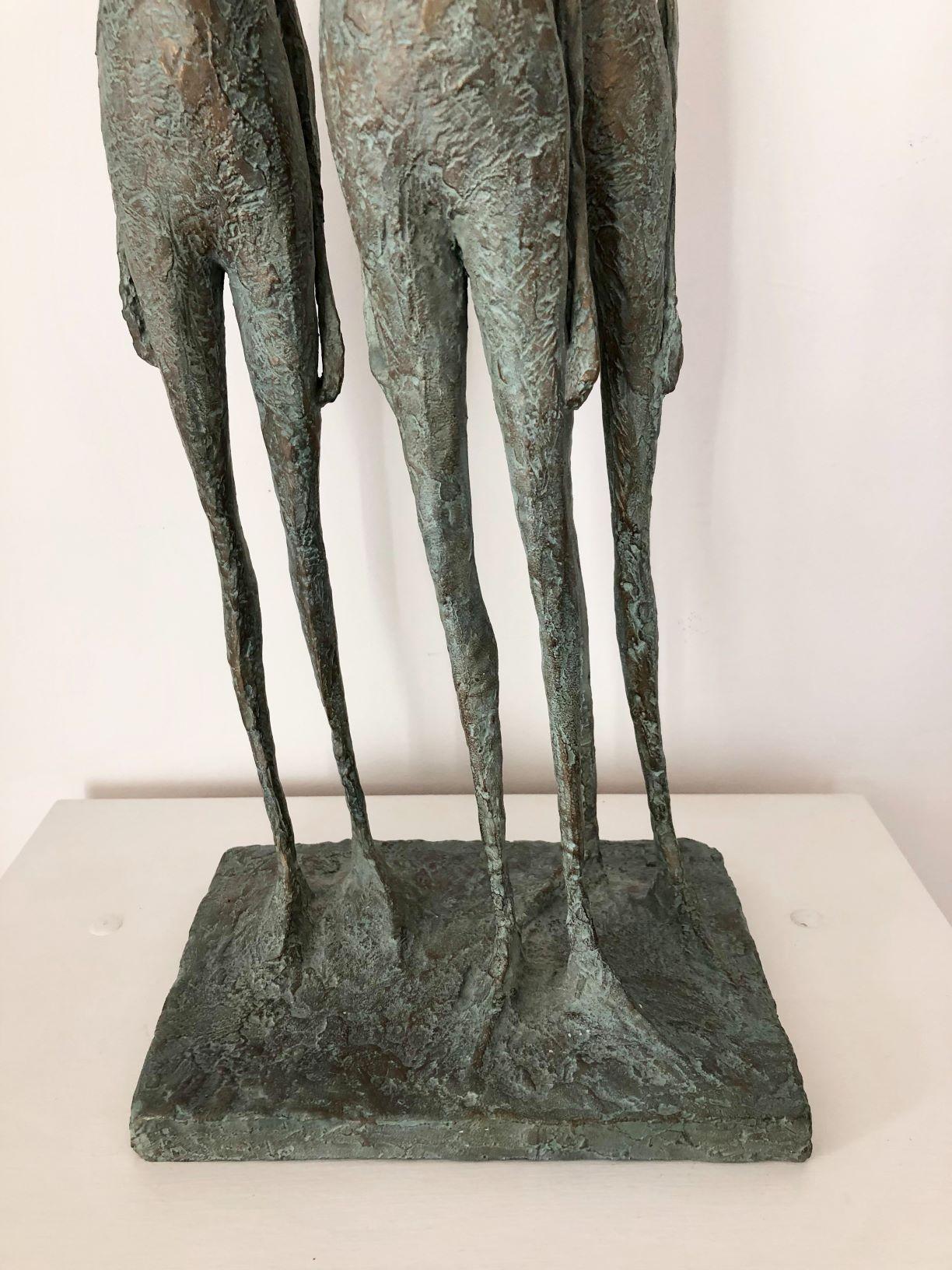 3 Figure in piedi IV di Pierre Yermia - Scultura in bronzo contemporanea in vendita 3