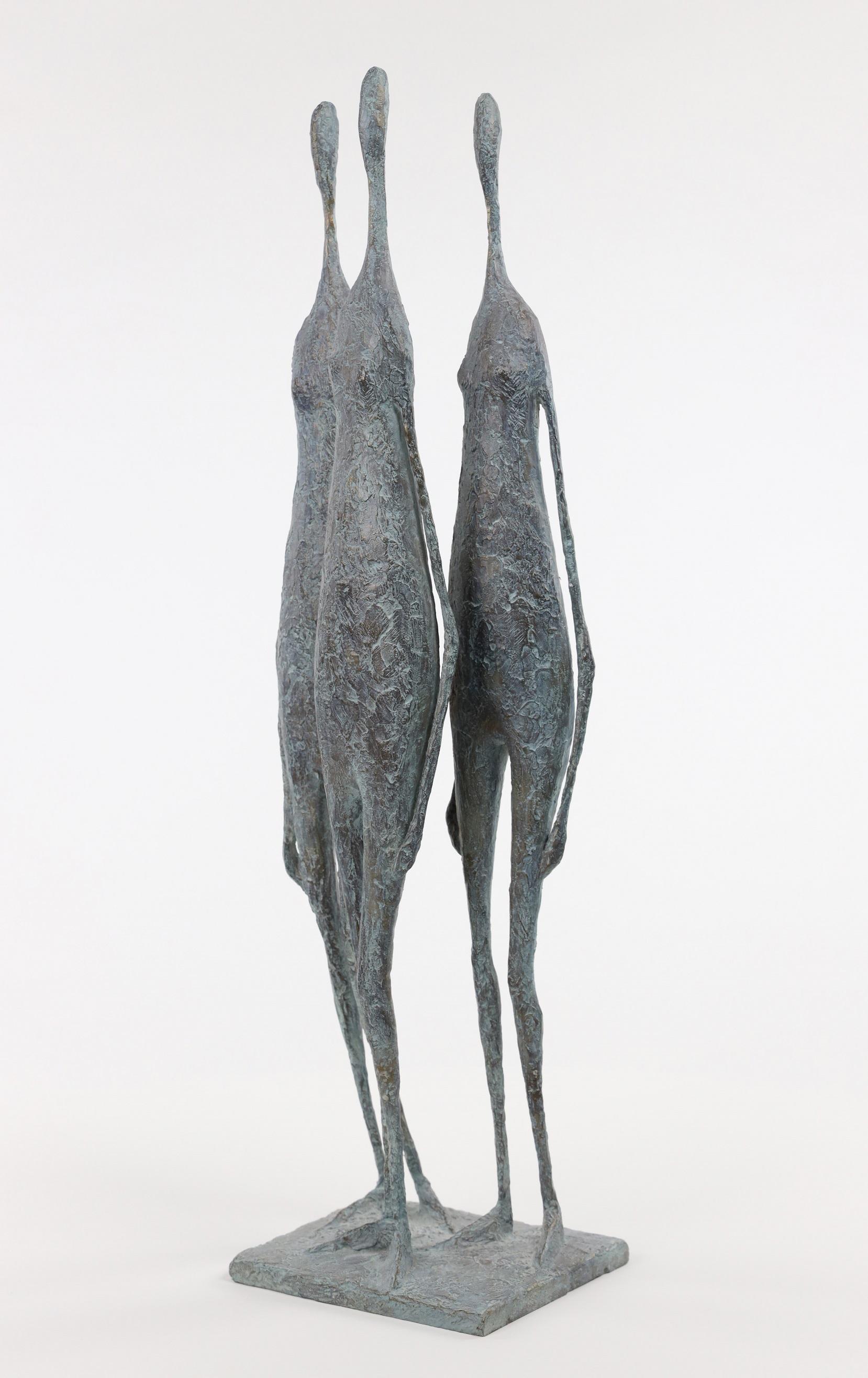 3 Standing Figures VI by Pierre Yermia - Contemporary bronze sculpture, elegant For Sale 1