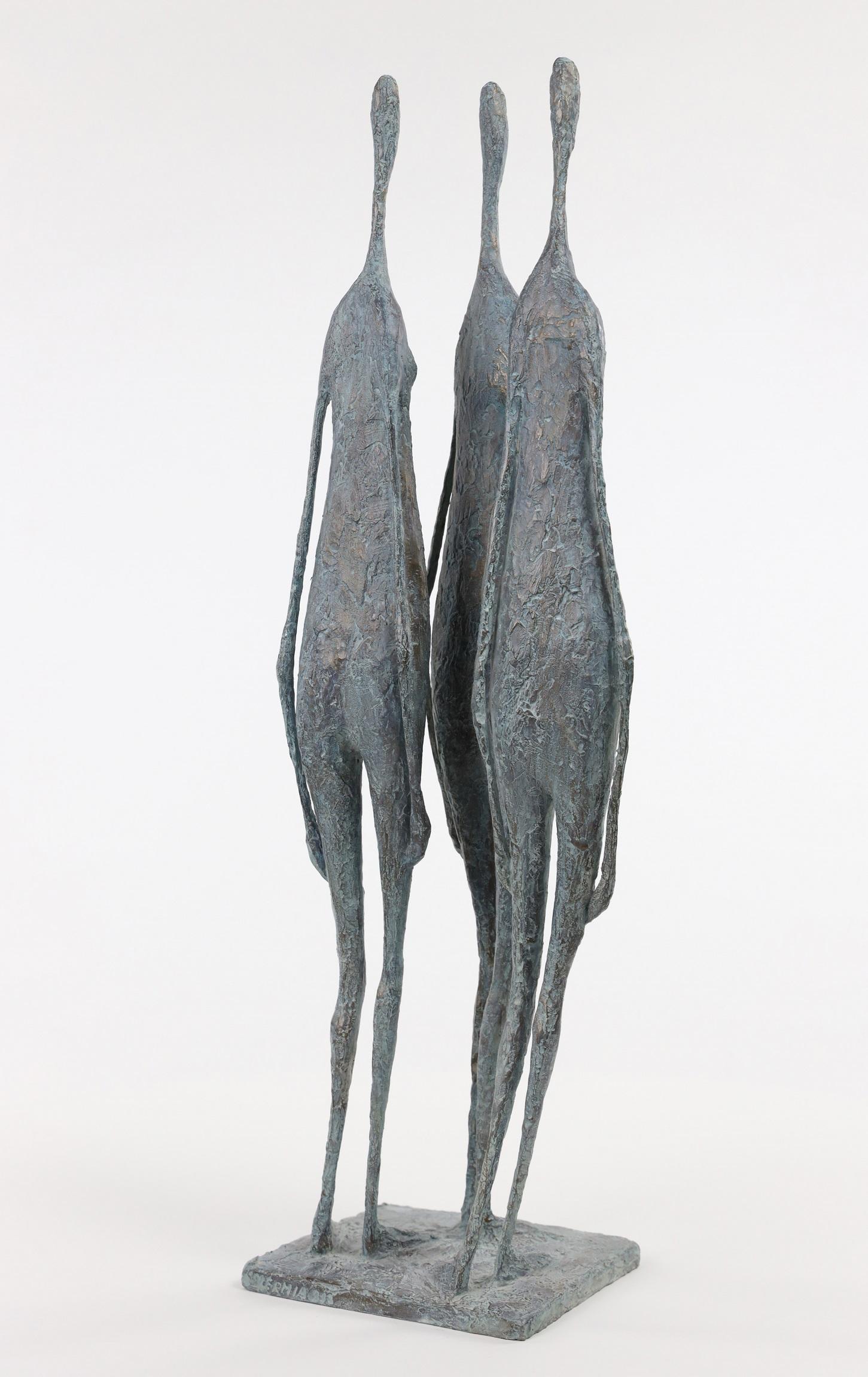 3 Standing Figures VI by Pierre Yermia - Contemporary bronze sculpture, elegant For Sale 4