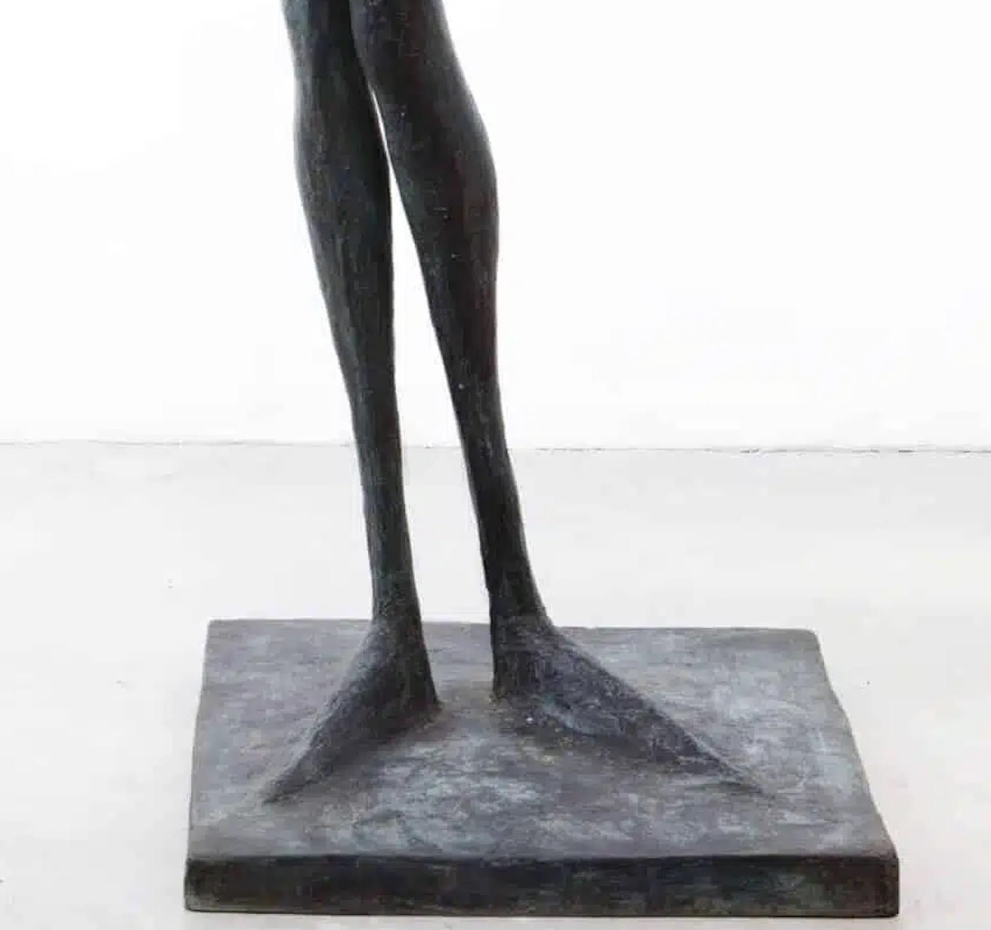 Monumentale Stehende Figur mit erhobenen Armen I by Pierre Yermia - Skulptur für Außen im Angebot 8