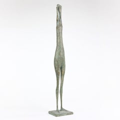 Standfigur VIII mit erhabenen Armen von Pierre Yermia – Bronzeskulptur, Mensch mit Armlehnen