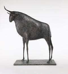 Bull IV by Pierre Yermia - Animal bronze sculpture, figurative, dark grey patina