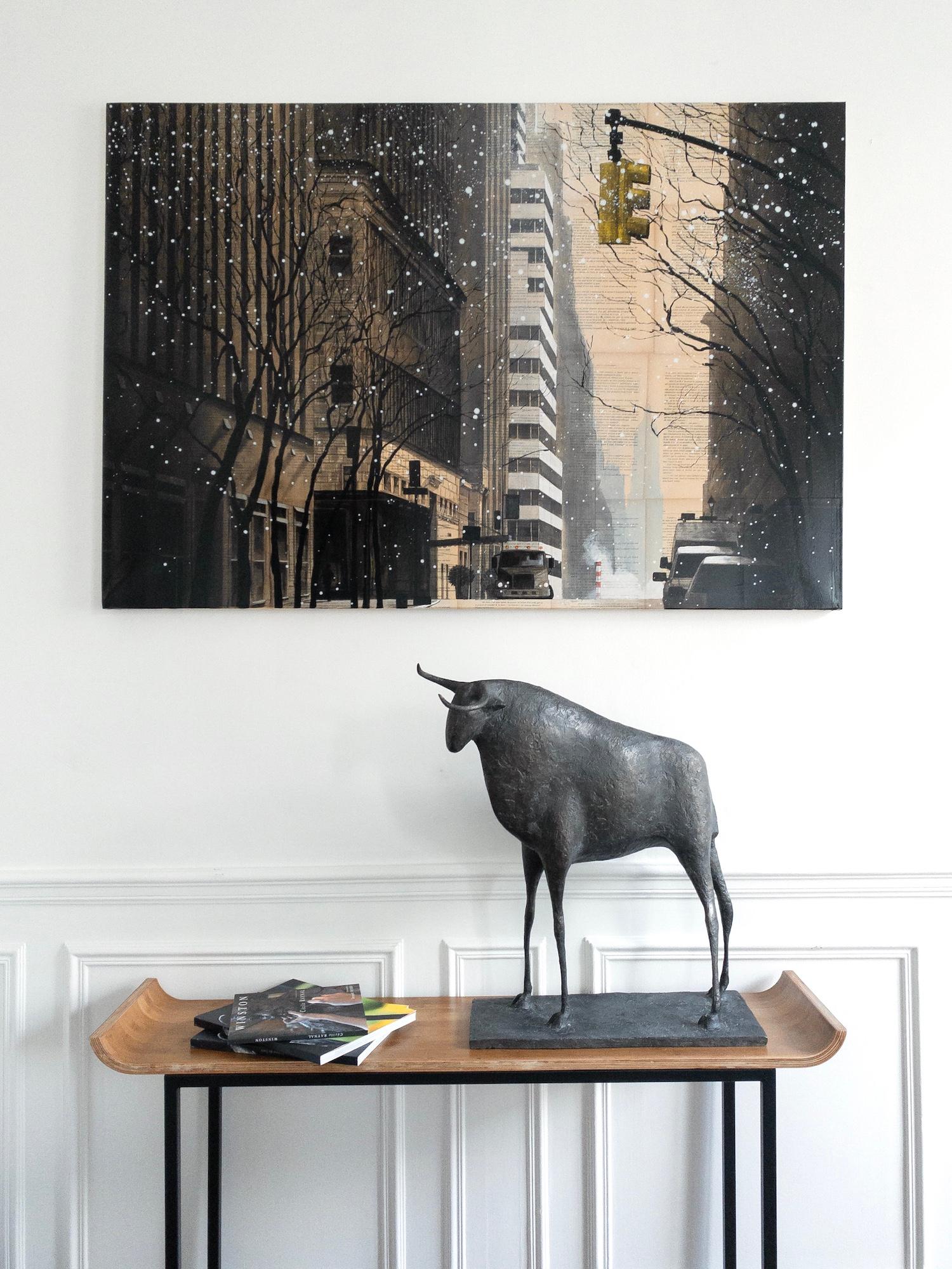 Bull IV by Pierre Yermia - Animal bronze sculpture, figurative, dark grey patina For Sale 2