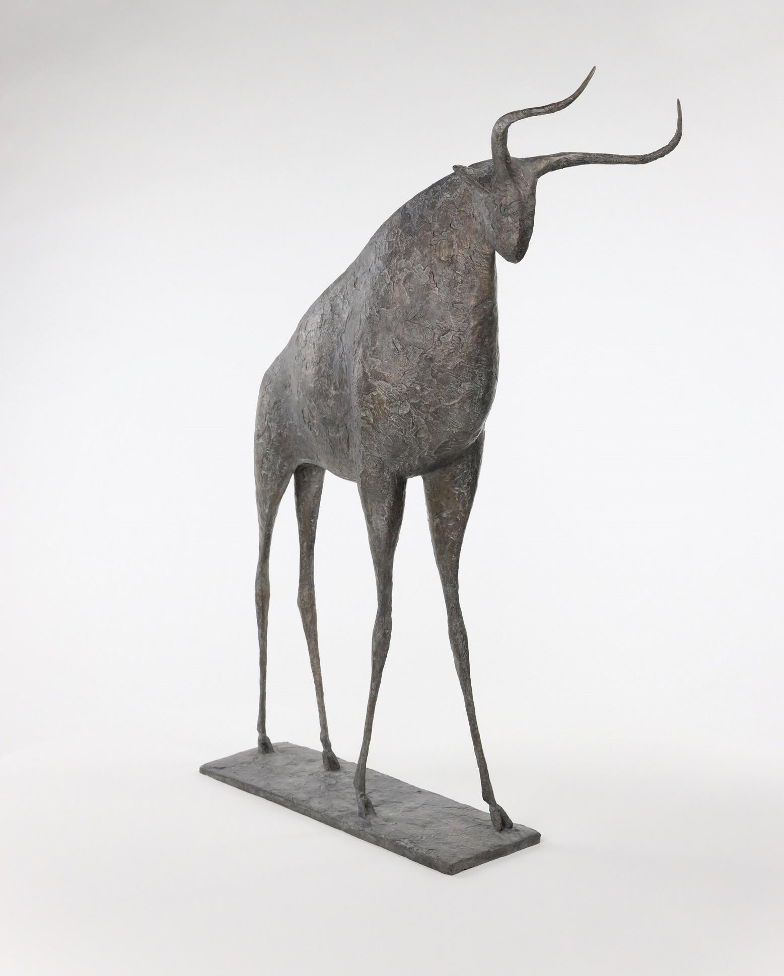 Toro IX de Pierre Yermia - Escultura animal de bronce, figurativa, pátina gris en venta 1