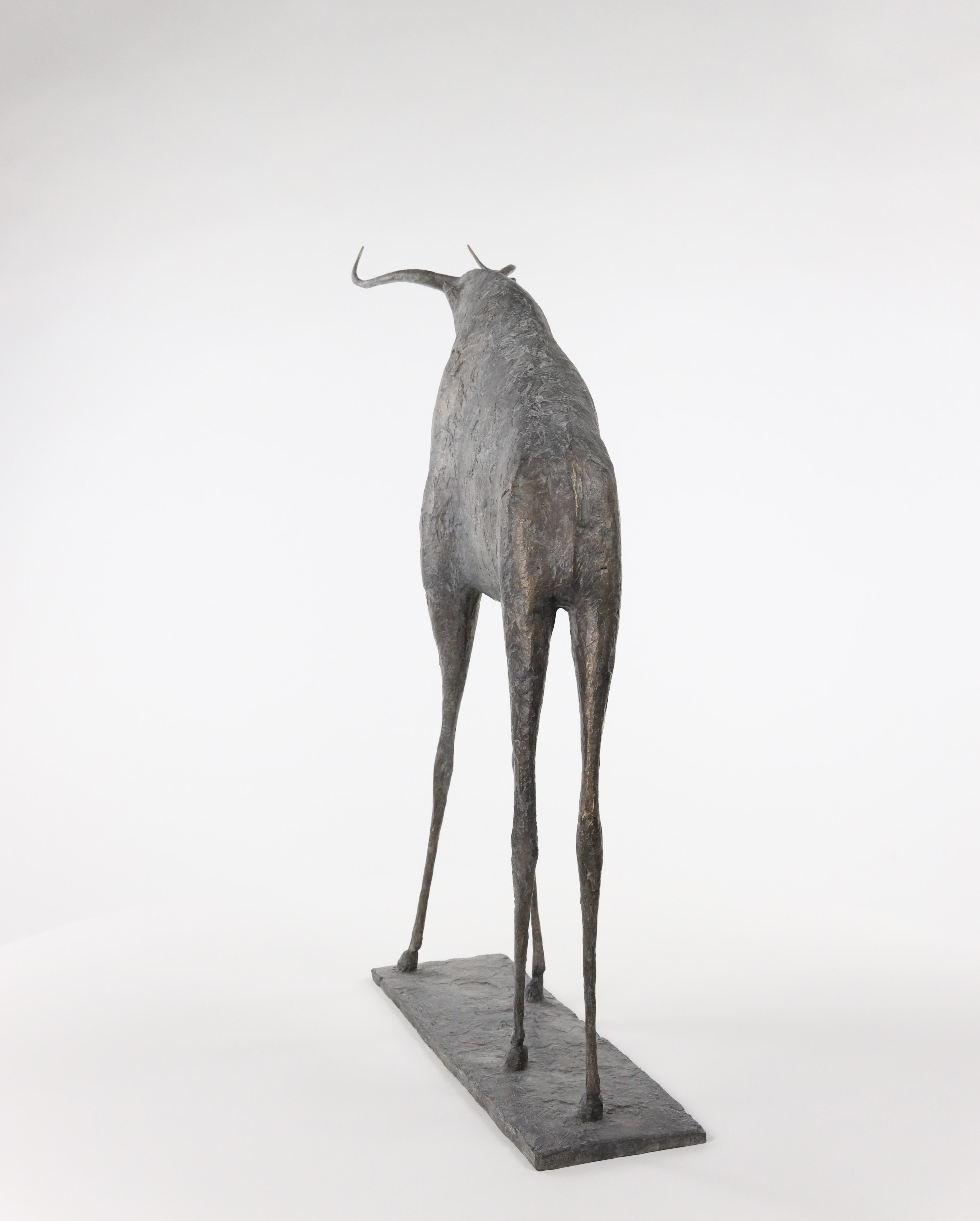Bull IX par Pierre Yermia - Sculpture animalière en bronze, figurative, patine grise en vente 8