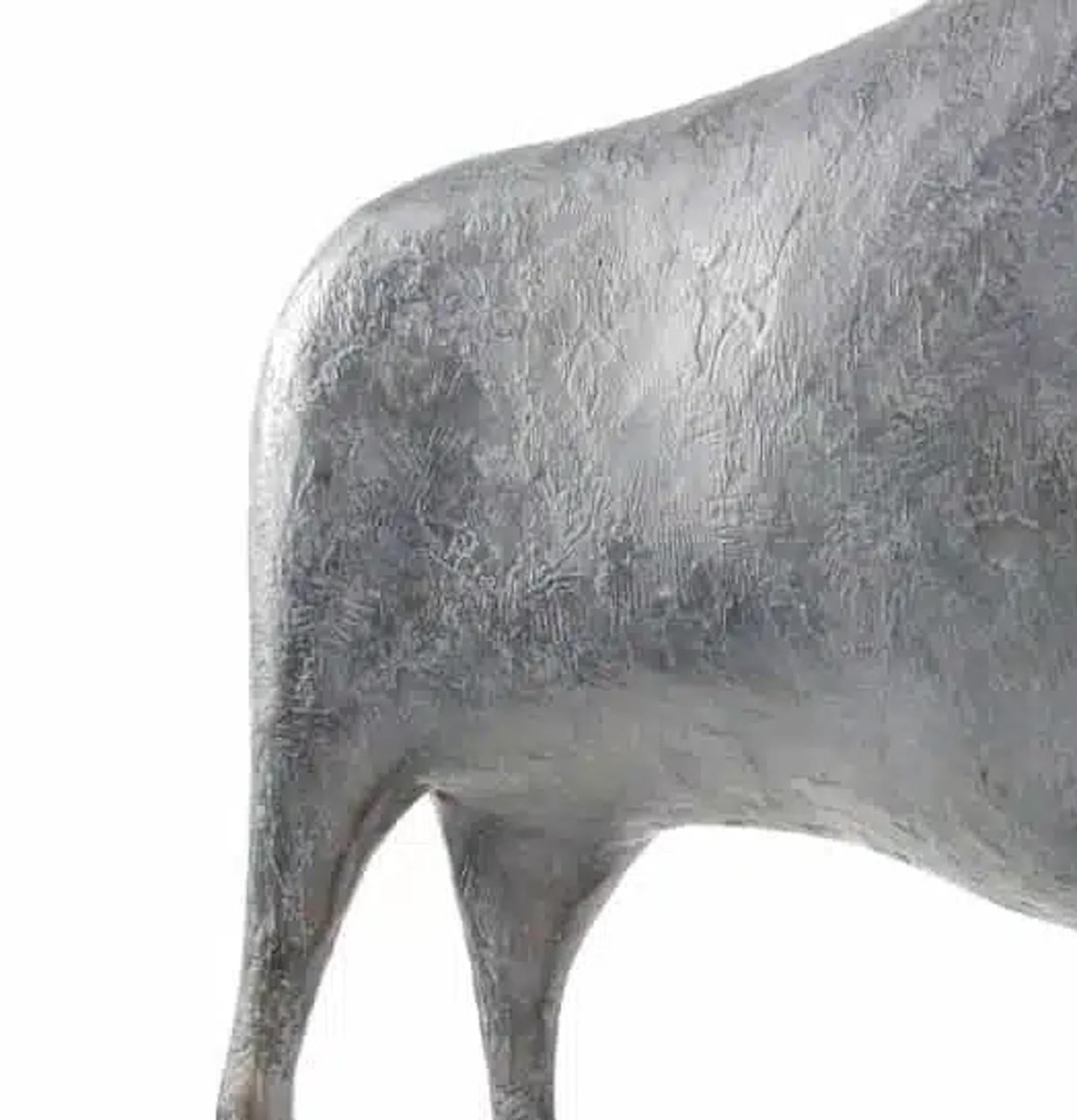 Bull V par Pierre Yermia - Sculpture animalière en bronze, figurative, patine grise en vente 2