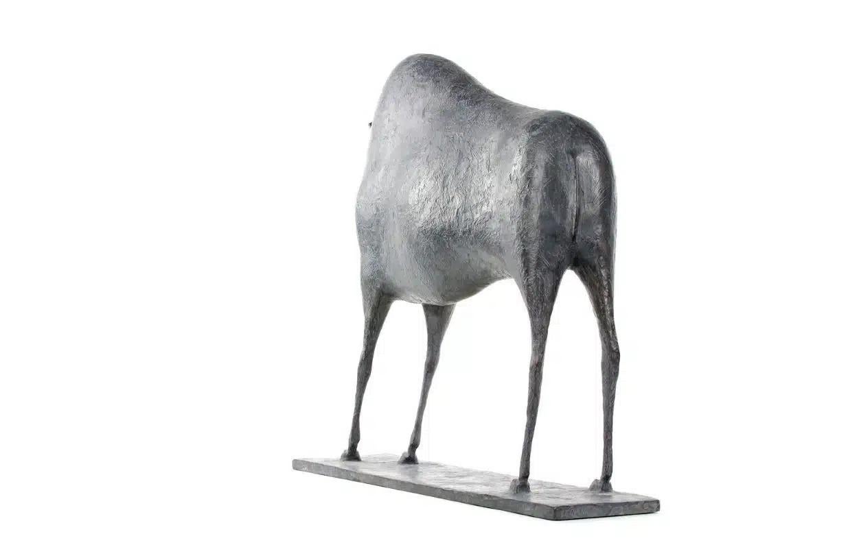 Bull V par Pierre Yermia - Sculpture animalière en bronze, figurative, patine grise en vente 6