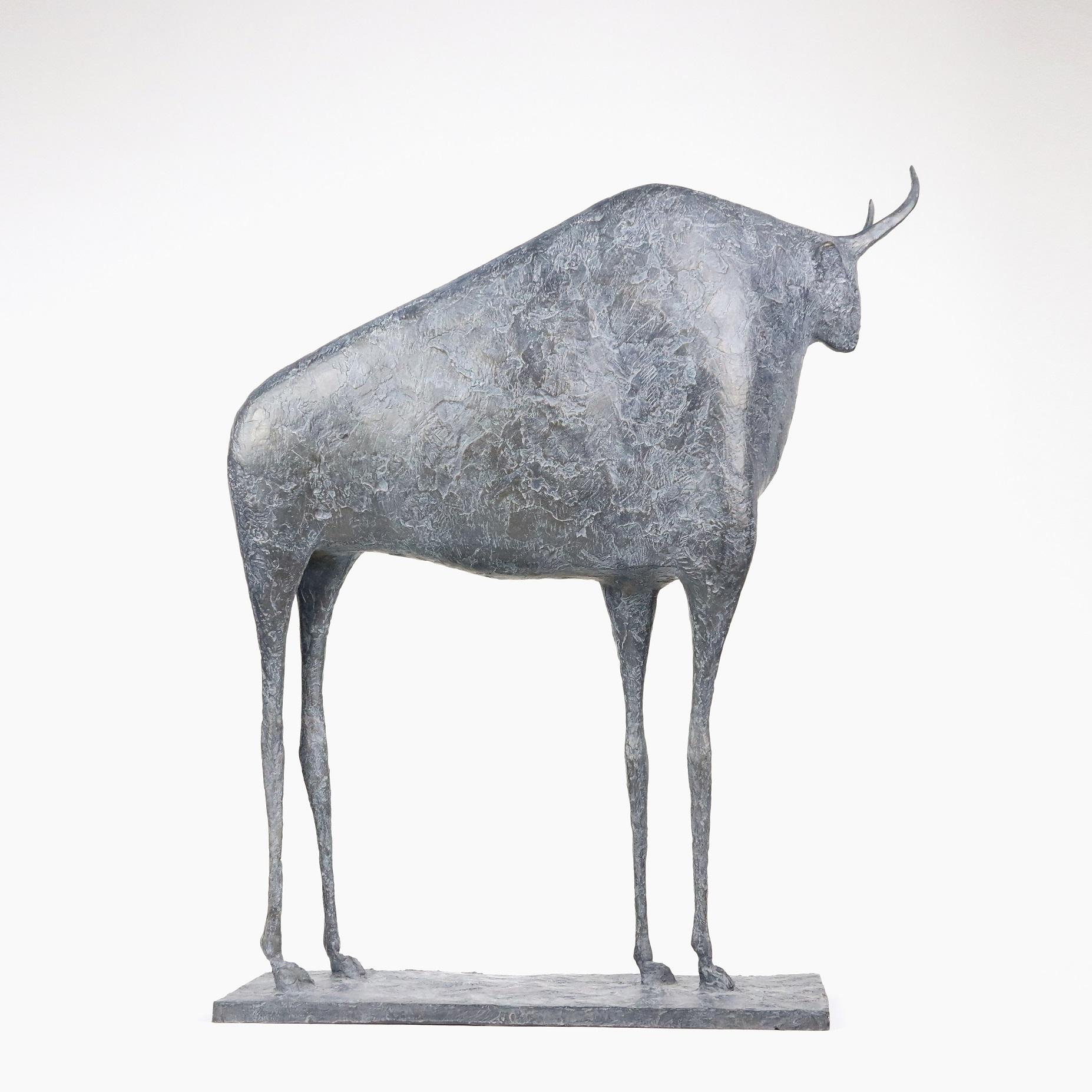 Toro VII  de Pierre Yermia - Escultura animal en bronce, figurativa, pátina gris en venta 3
