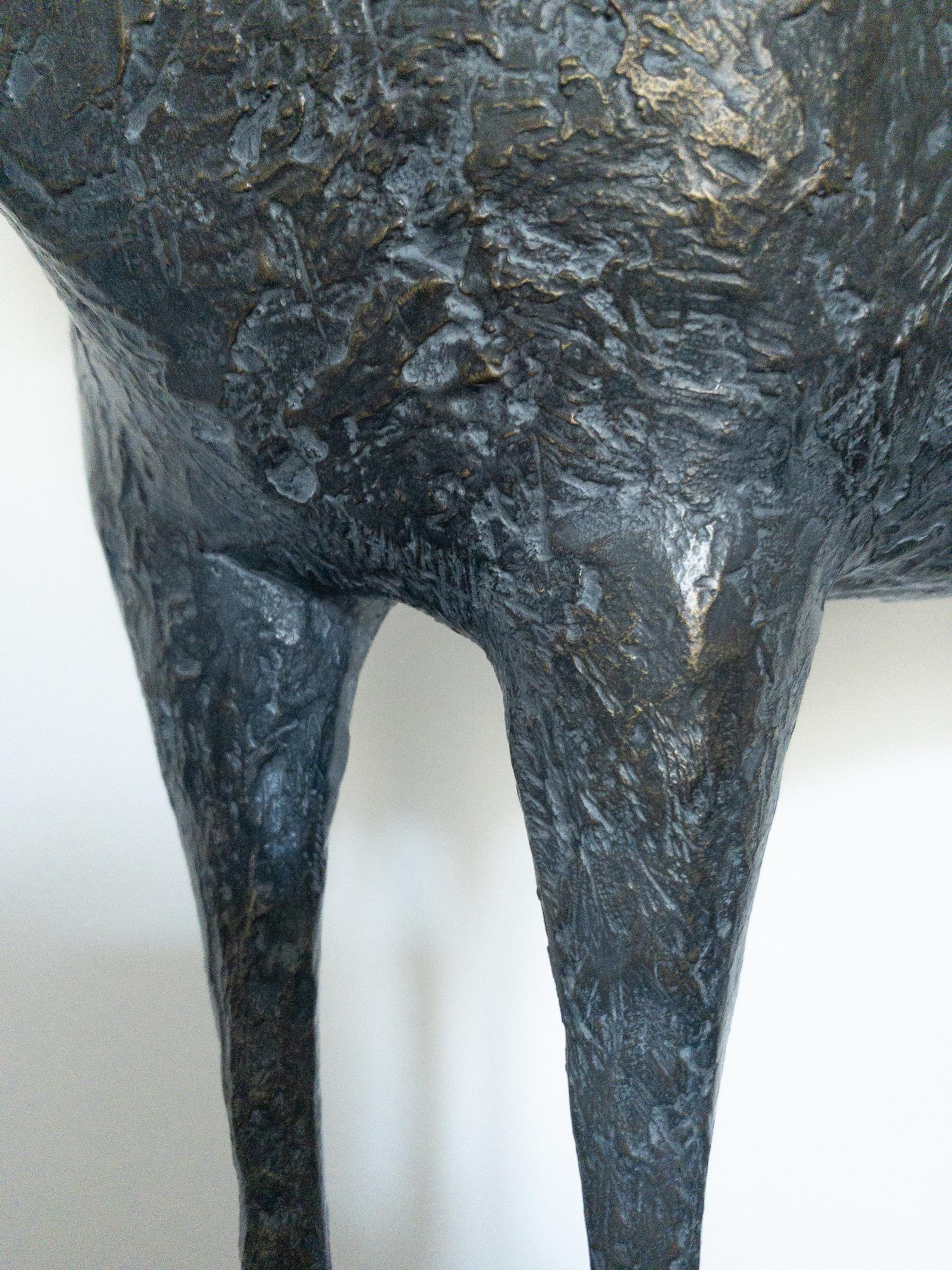 Toro VII  de Pierre Yermia - Escultura animal en bronce, figurativa, pátina gris en venta 5