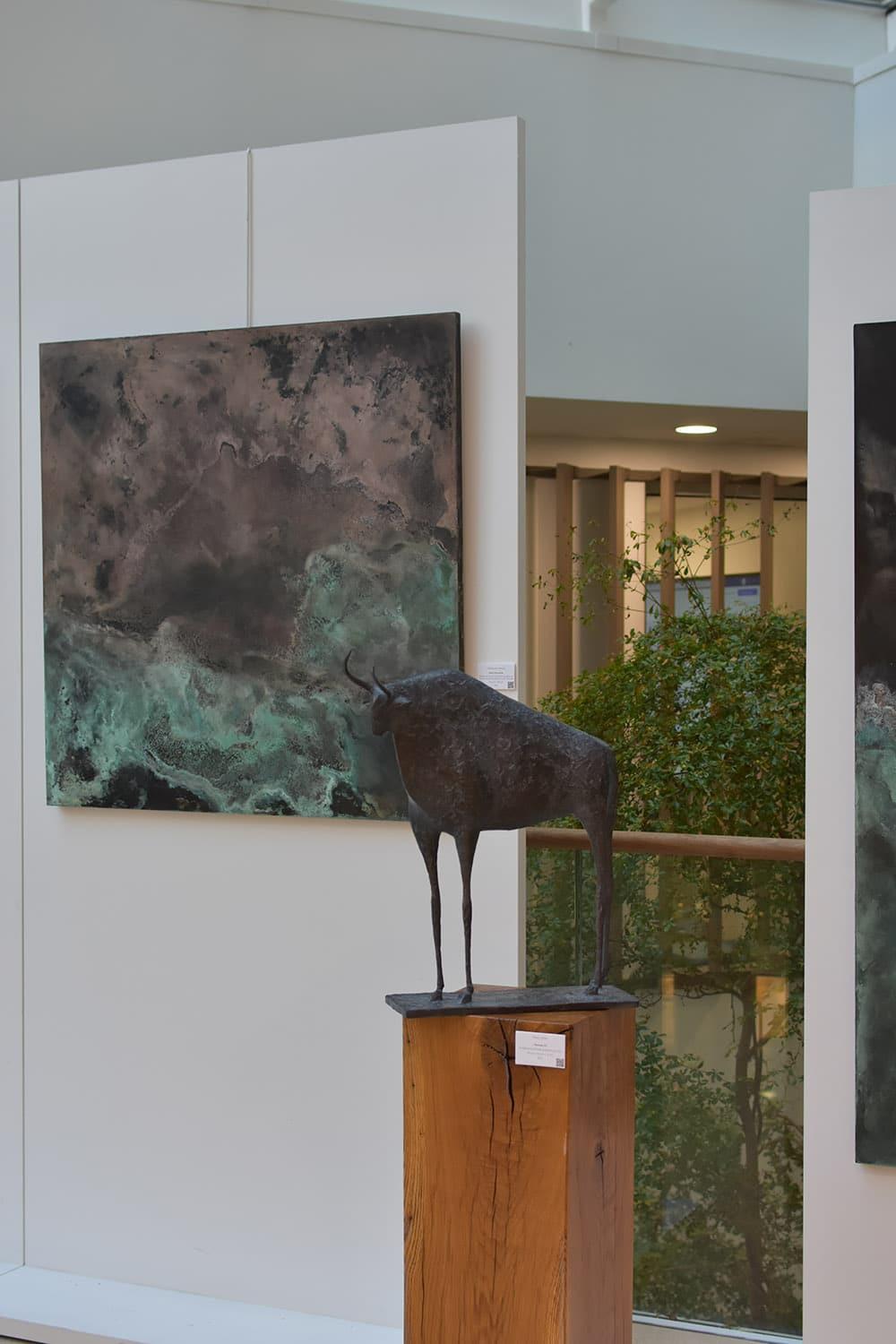 Bull VII  par Pierre Yermia - Sculpture animalière en bronze, figurative, patine grise en vente 7