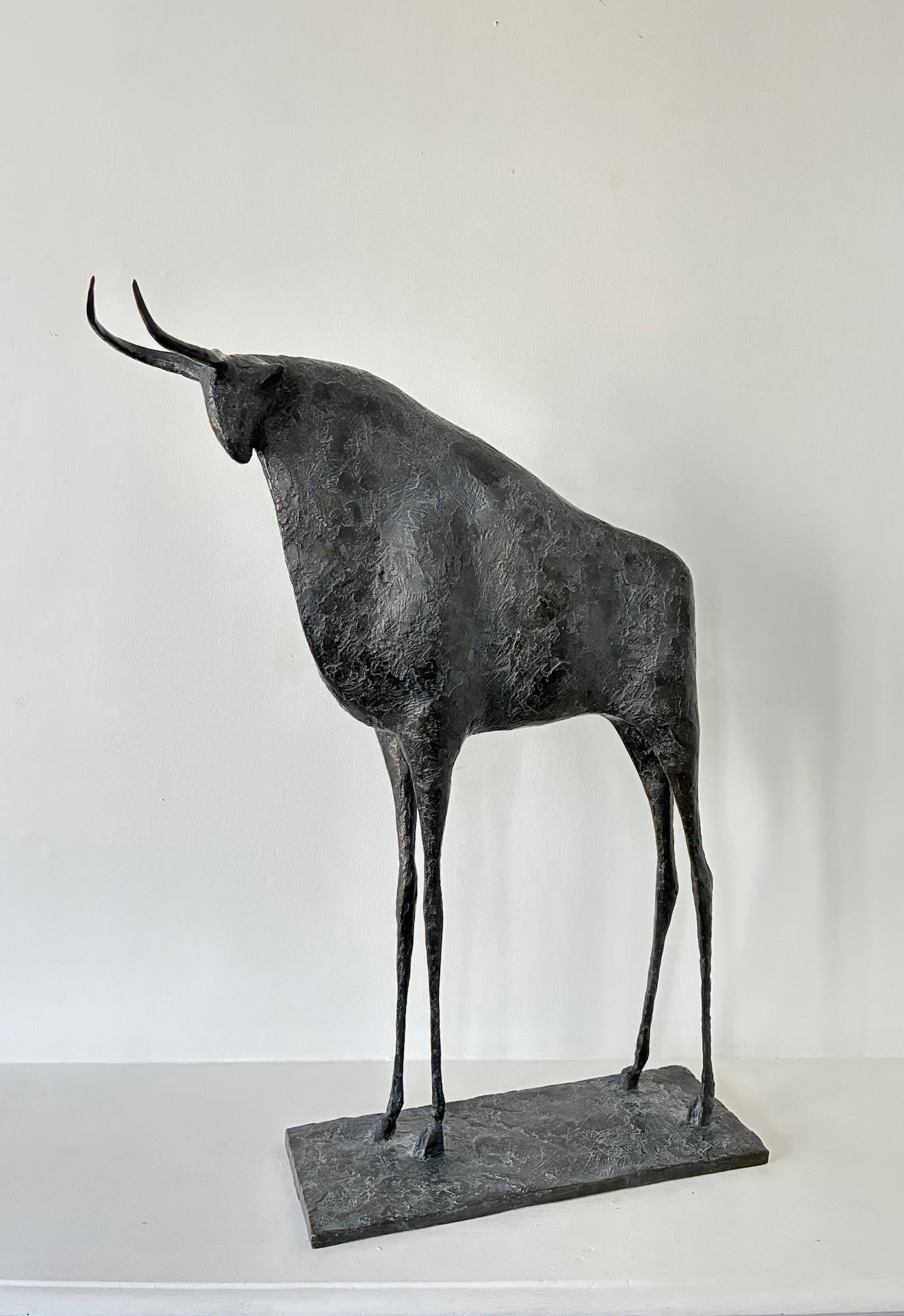 Toro VIII es una escultura de bronce del artista contemporáneo francés Pierre Yermia, de dimensiones 73 × 58 × 17 cm. 
La escultura está firmada y numerada, forma parte de una edición limitada de 8 ediciones + 4 pruebas de artista, y se entrega con