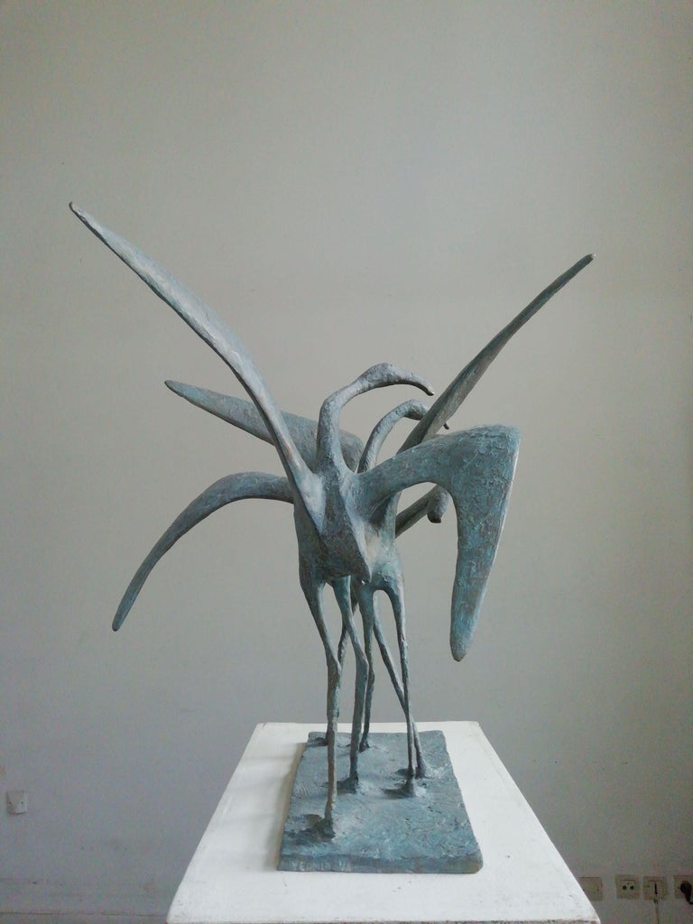 Envolée II - contemporary bronze sculpture of birds taking flight - Gold Figurative Sculpture by Pierre Yermia