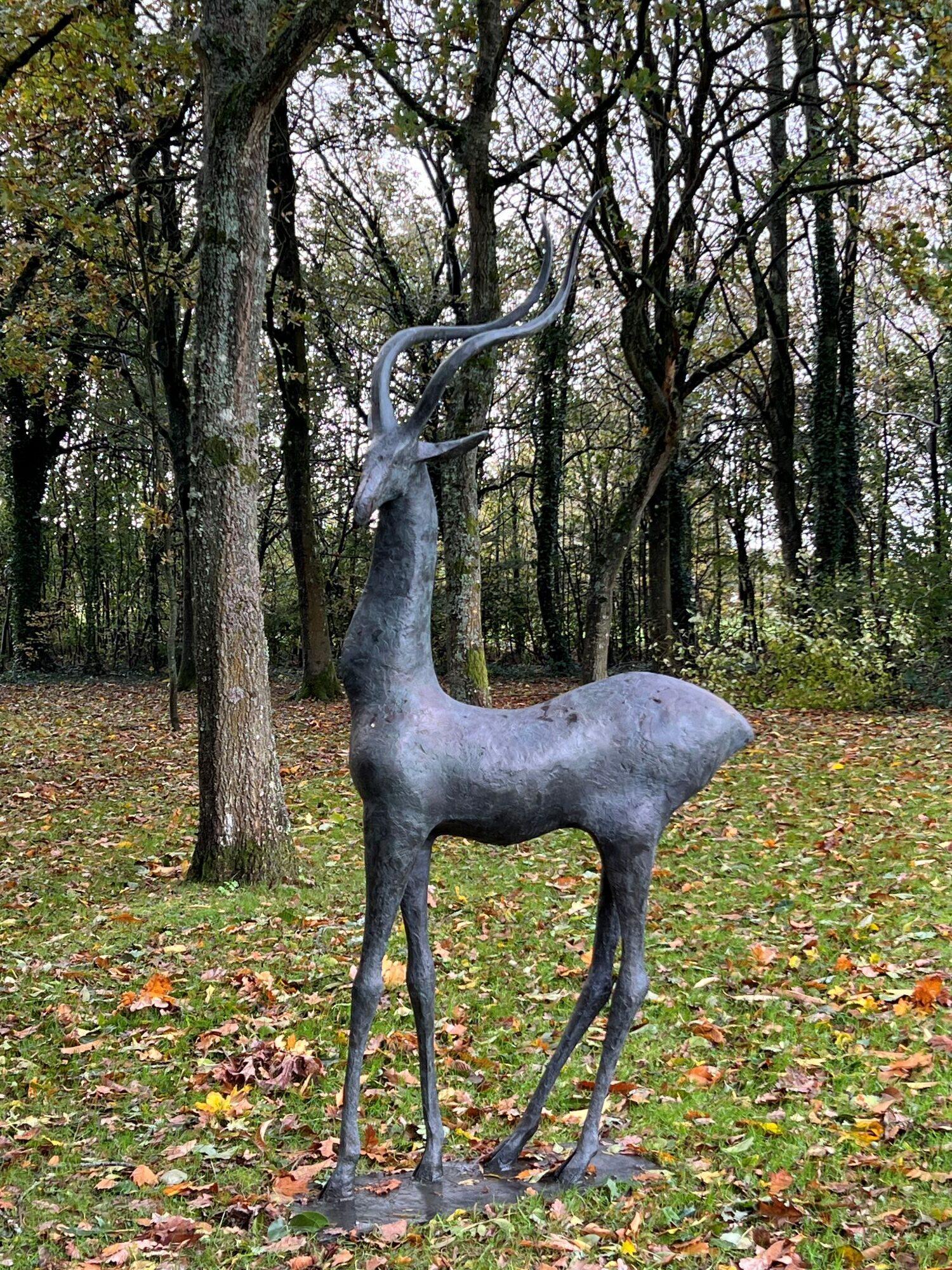Gacela de Pierre Yermia - Escultura de bronce gran animal, exterior, elegante, esbelta en venta 9