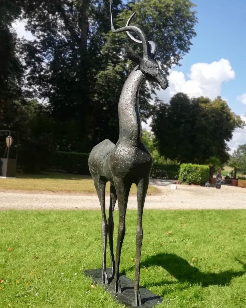 Gacela de Pierre Yermia - Escultura de bronce gran animal, exterior, elegante, esbelta en venta 1
