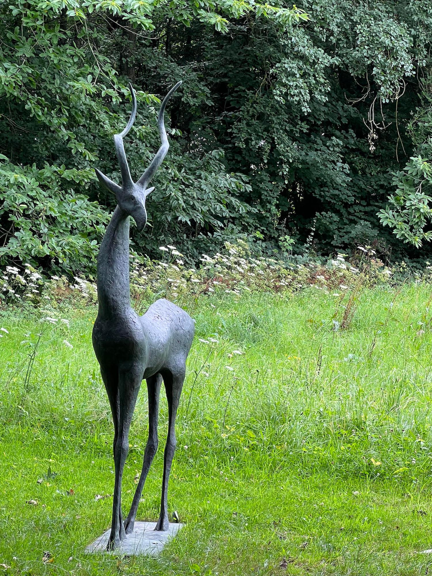 Gacela de Pierre Yermia - Escultura de bronce gran animal, exterior, elegante, esbelta en venta 6