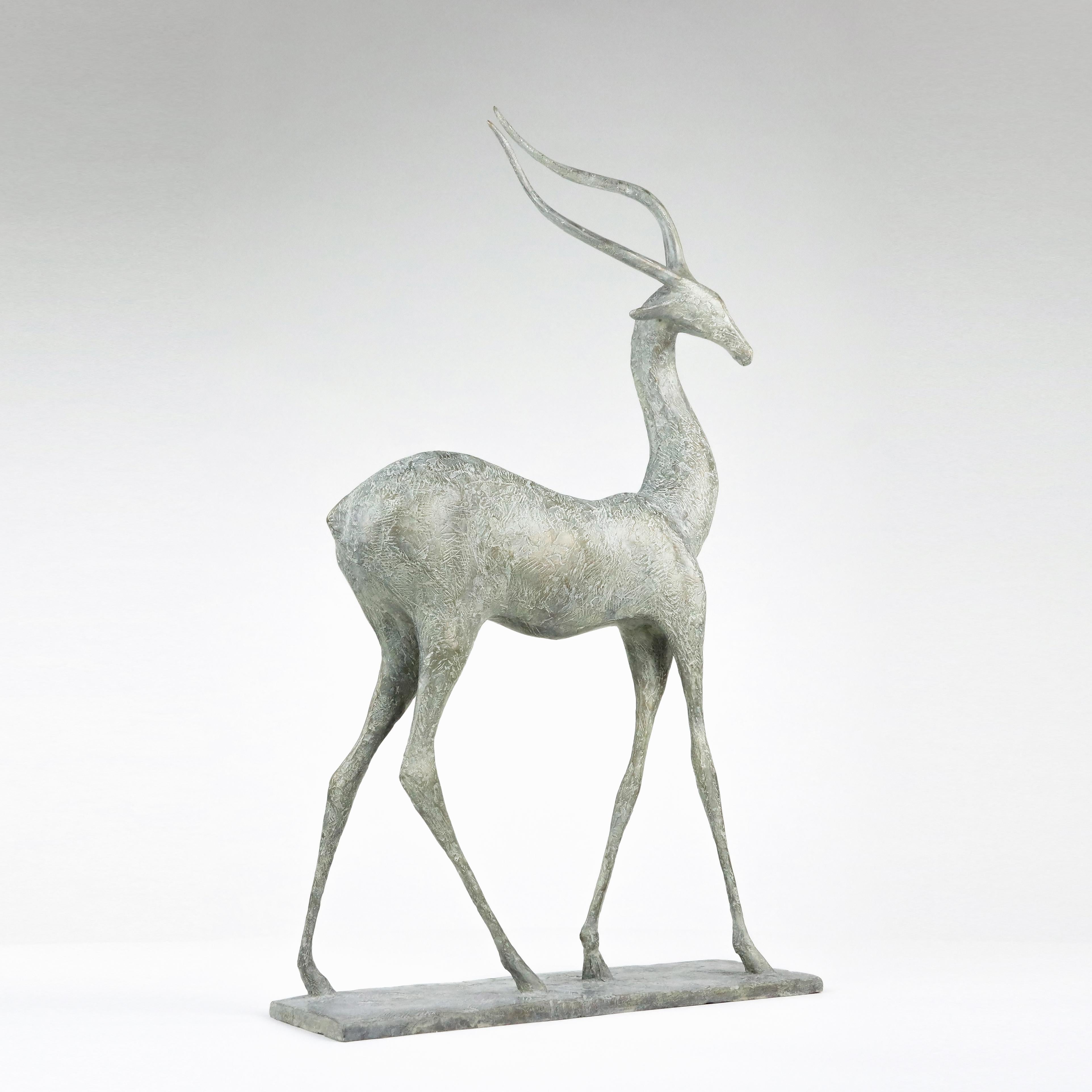 Gazelle II de Pierre Yermia - Sculpture animalière en bronze, figurative, grise en vente 5