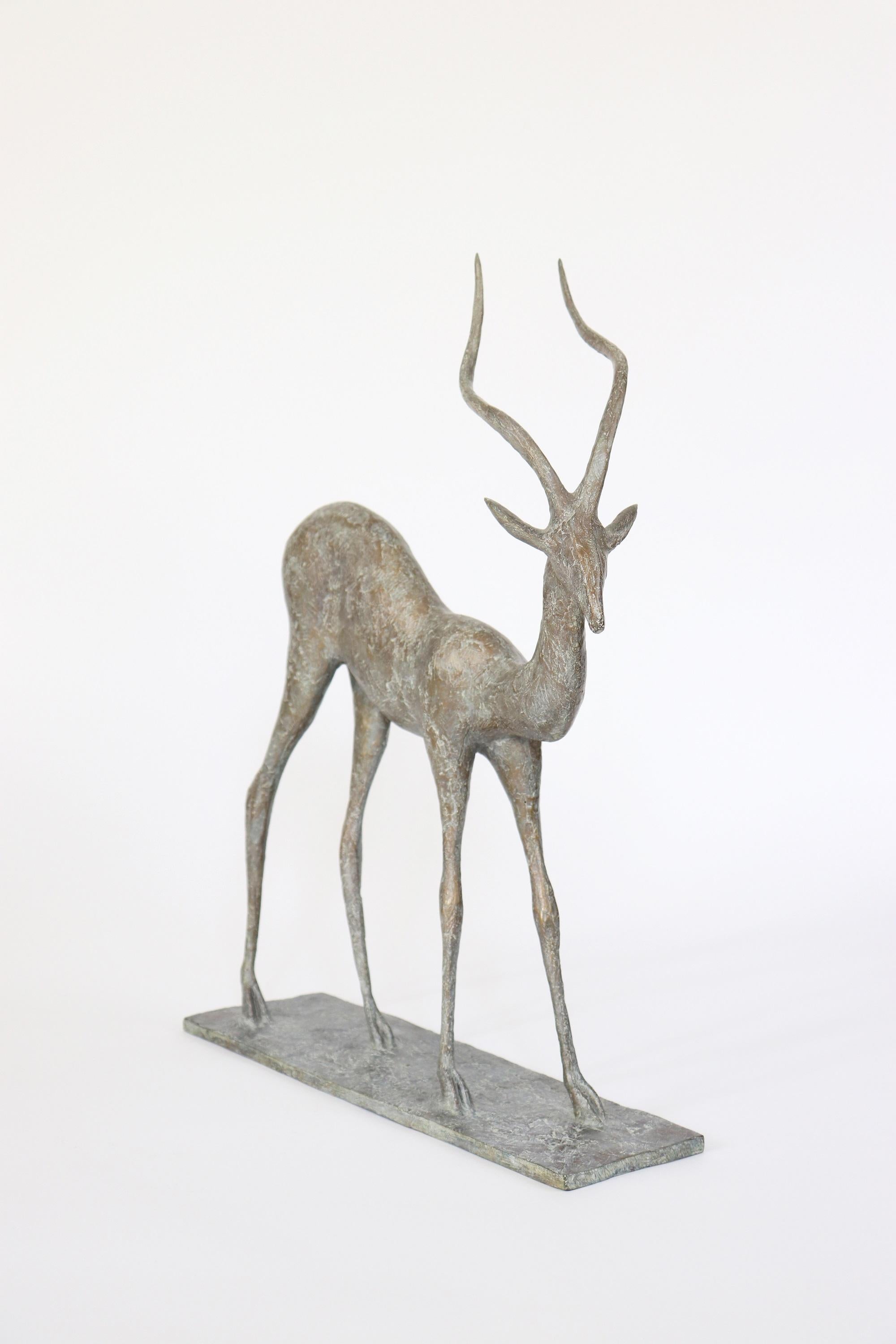 Gazelle III de Pierre Yermia - Sculpture animalière en bronze, figurative, couleur grise en vente 2
