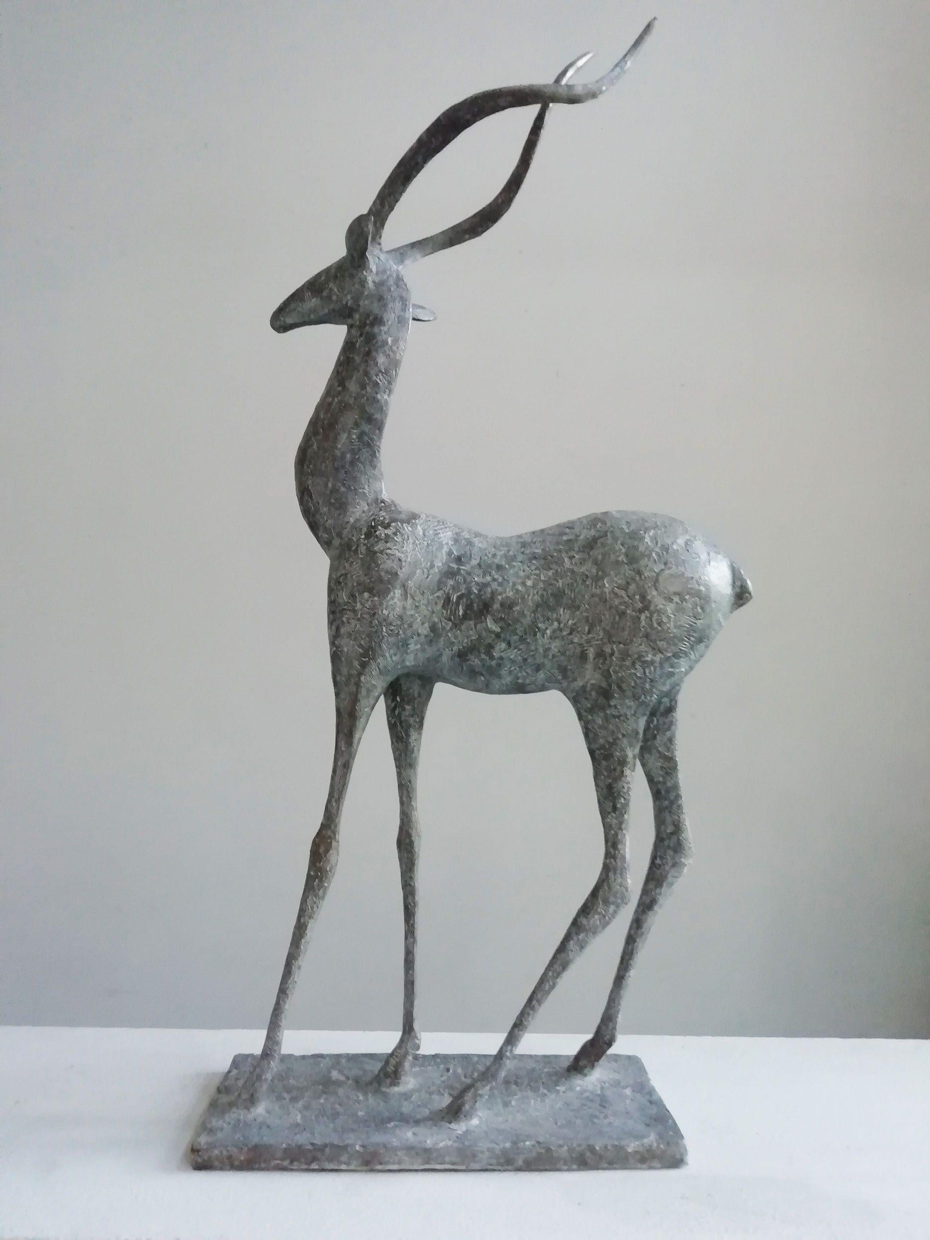 Gazelle IV di Pierre Yermia - Scultura animale in bronzo, figurativa, colore grigio in vendita 1