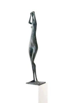 Great Arms Raised Standing Figure I par Pierre Yermia - Sculpture contemporaine