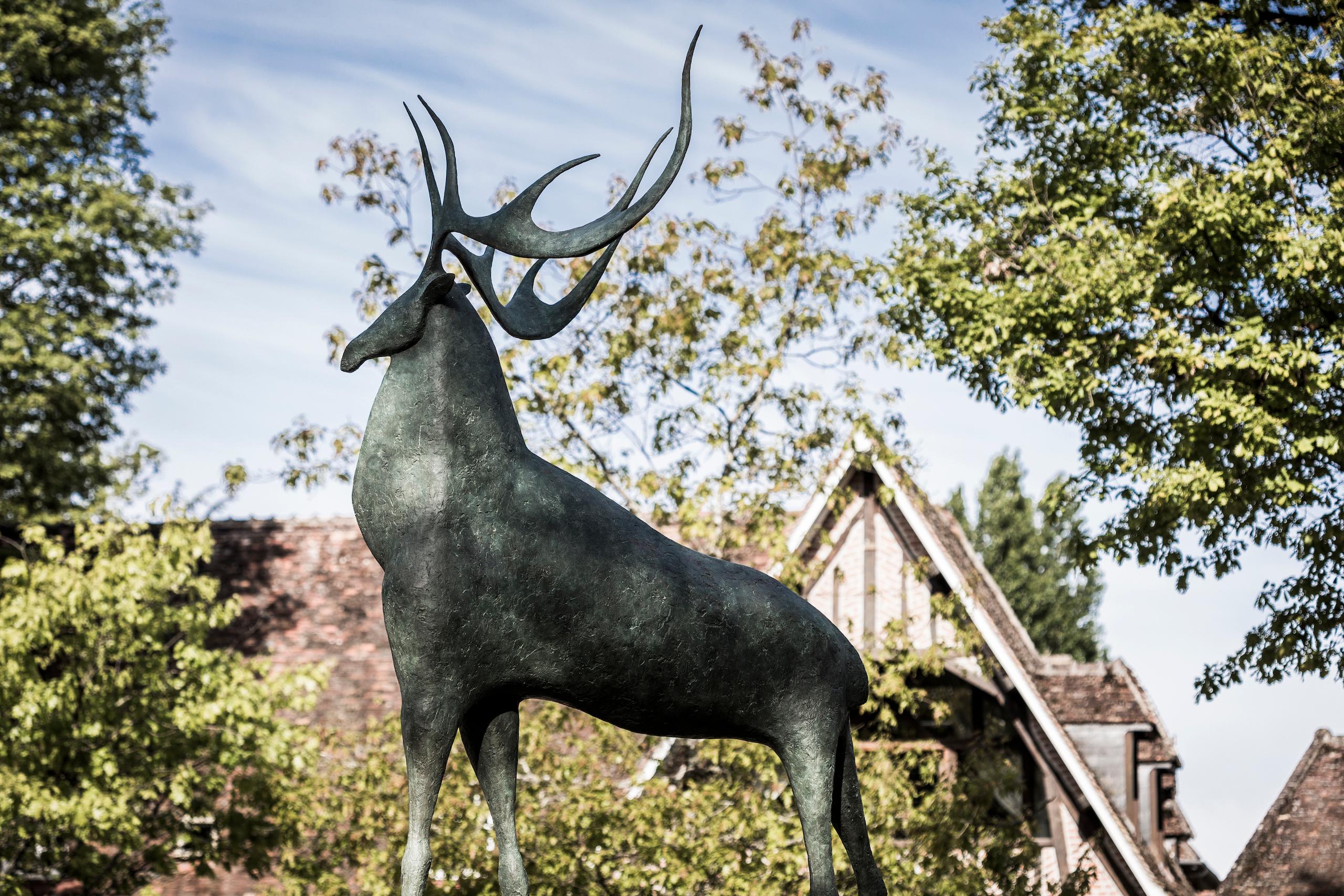 Grande cervo di Pierre Yermia - Grande scultura animale in bronzo, monumentale in vendita 6