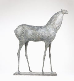 Pferd XIV von Pierre Yermia - Tierische Bronzeskulptur, hellgrau patiniert, elegant