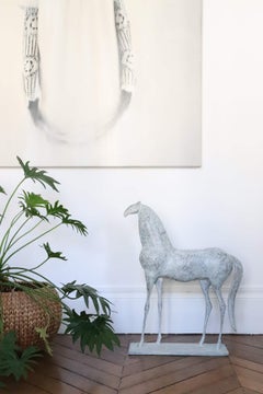 Pferd XV von Pierre Yermia - Tierplastik aus Bronze, elegant, leichte Patina, wild
