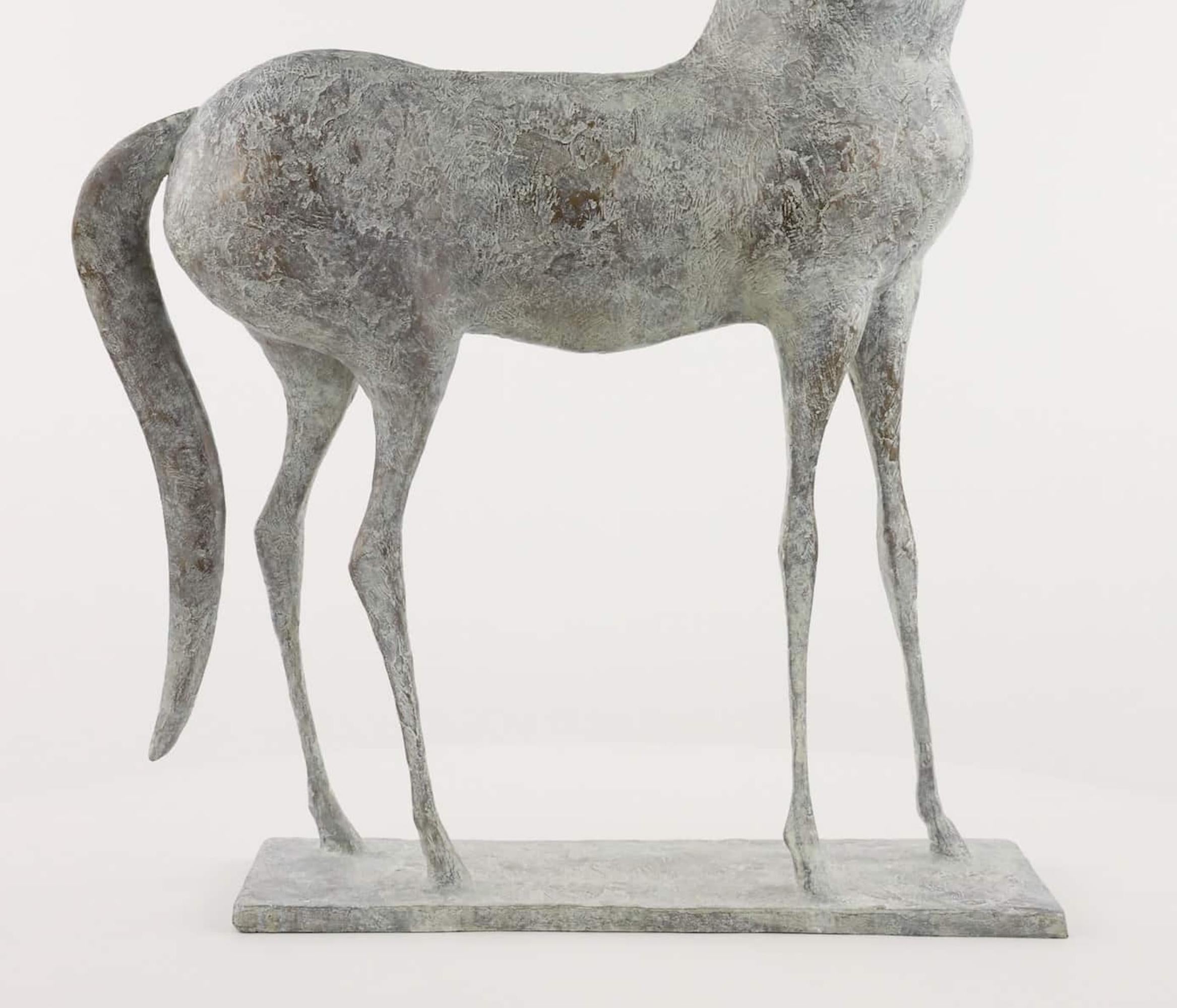 Caballo XV de Pierre Yermia - Escultura animal de bronce, elegante, pátina clara, salvaje en venta 5