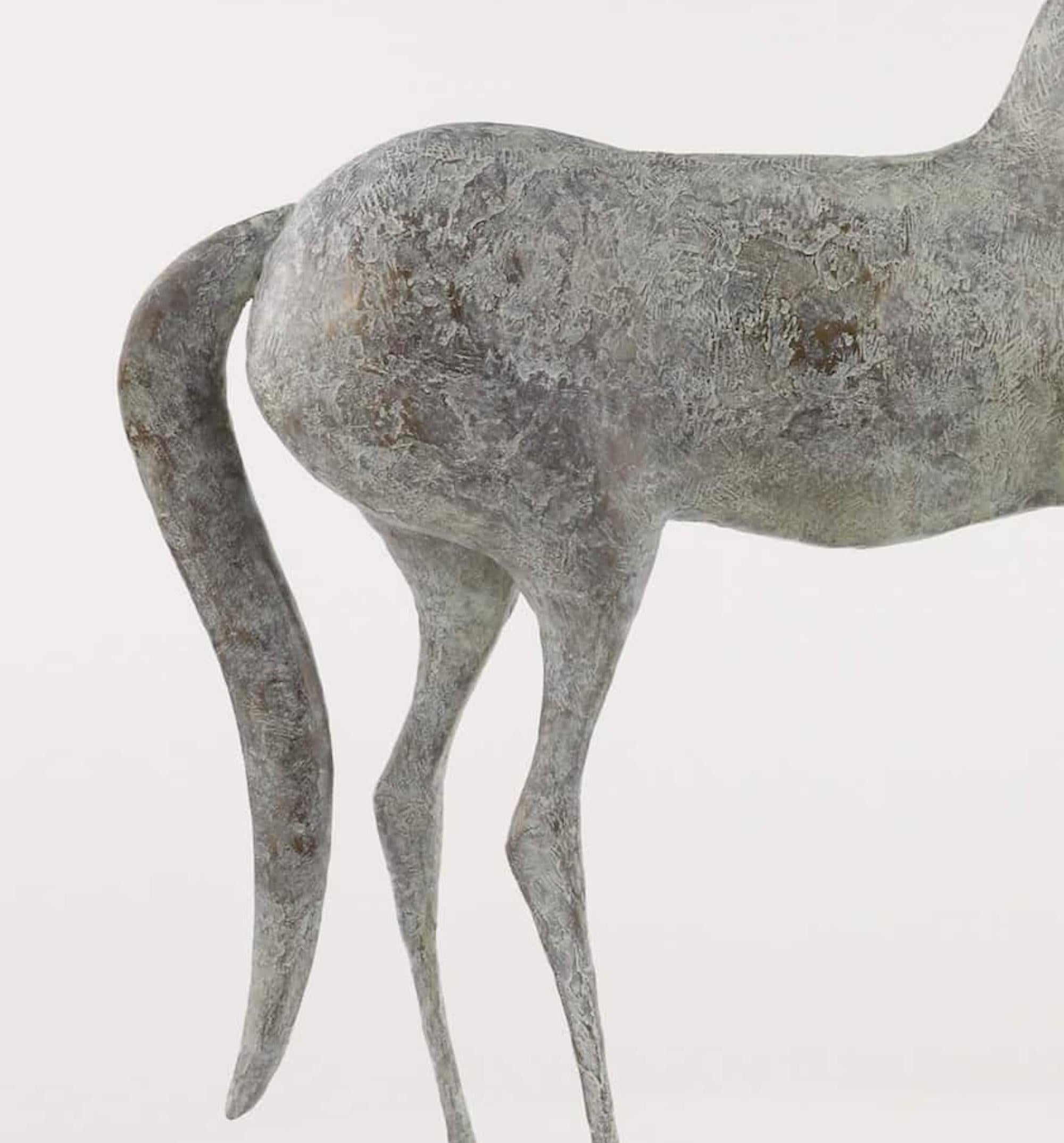 Caballo XV de Pierre Yermia - Escultura animal de bronce, elegante, pátina clara, salvaje en venta 7