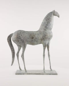Pferd XV von Pierre Yermia - Tierplastik aus Bronze, elegant, leichte Patina, wild
