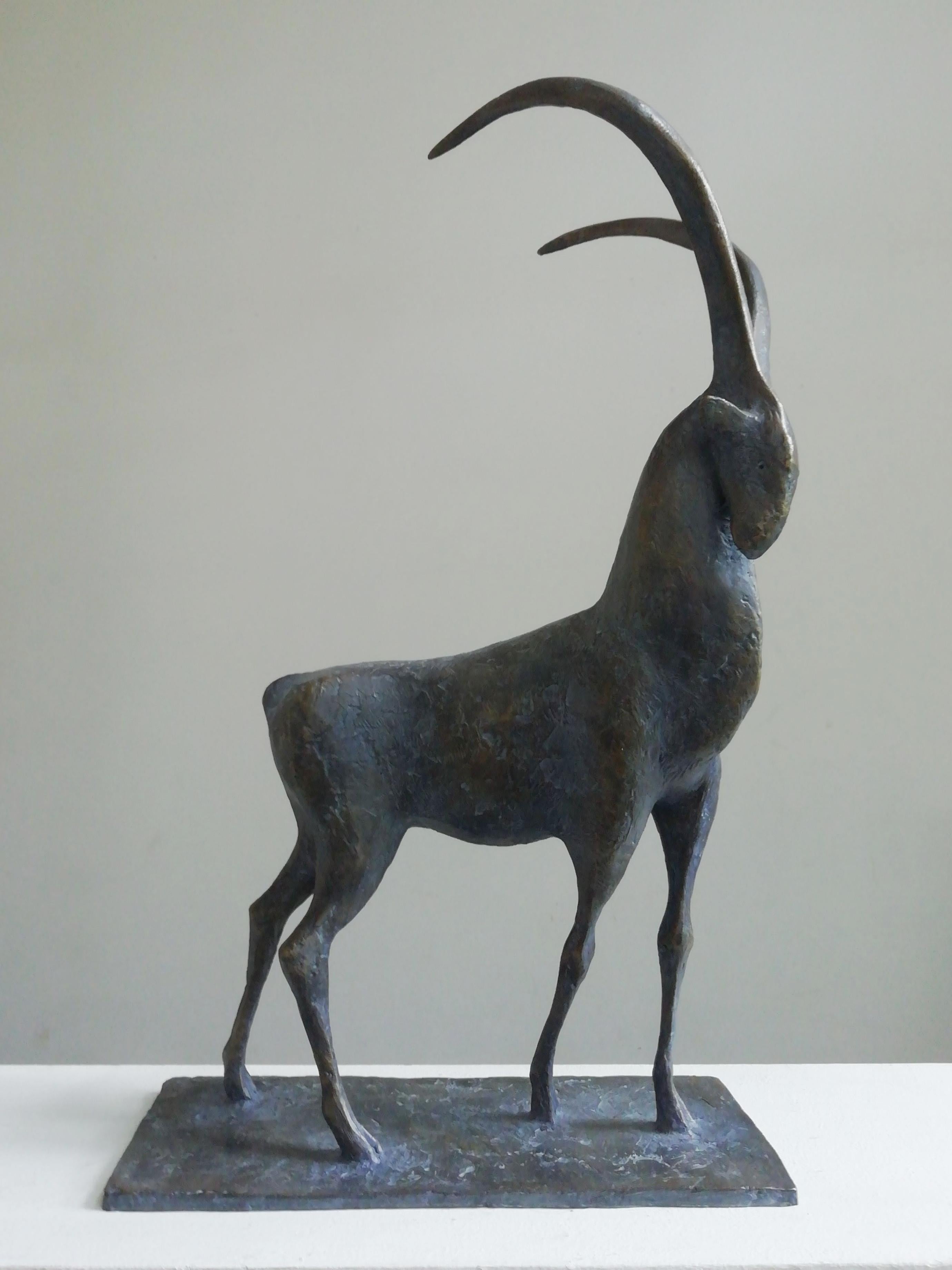 Ibex de Pierre Yermia - Escultura animal contemporánea en bronce, cabra montesa
