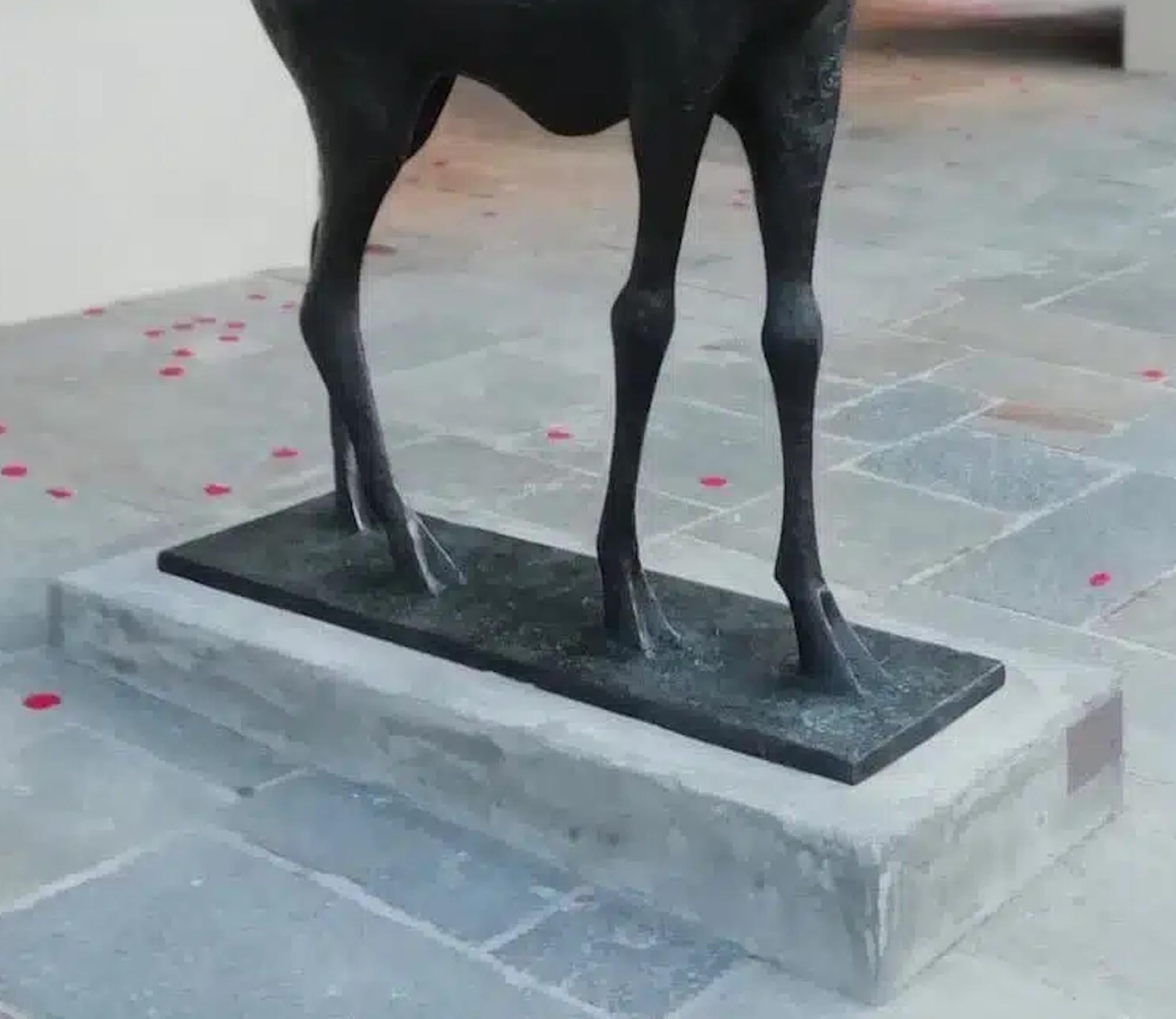 Steinbock I von Pierre Yermia - Tierkunst, große Bronzeskulptur für den Außenbereich, elegant im Angebot 7