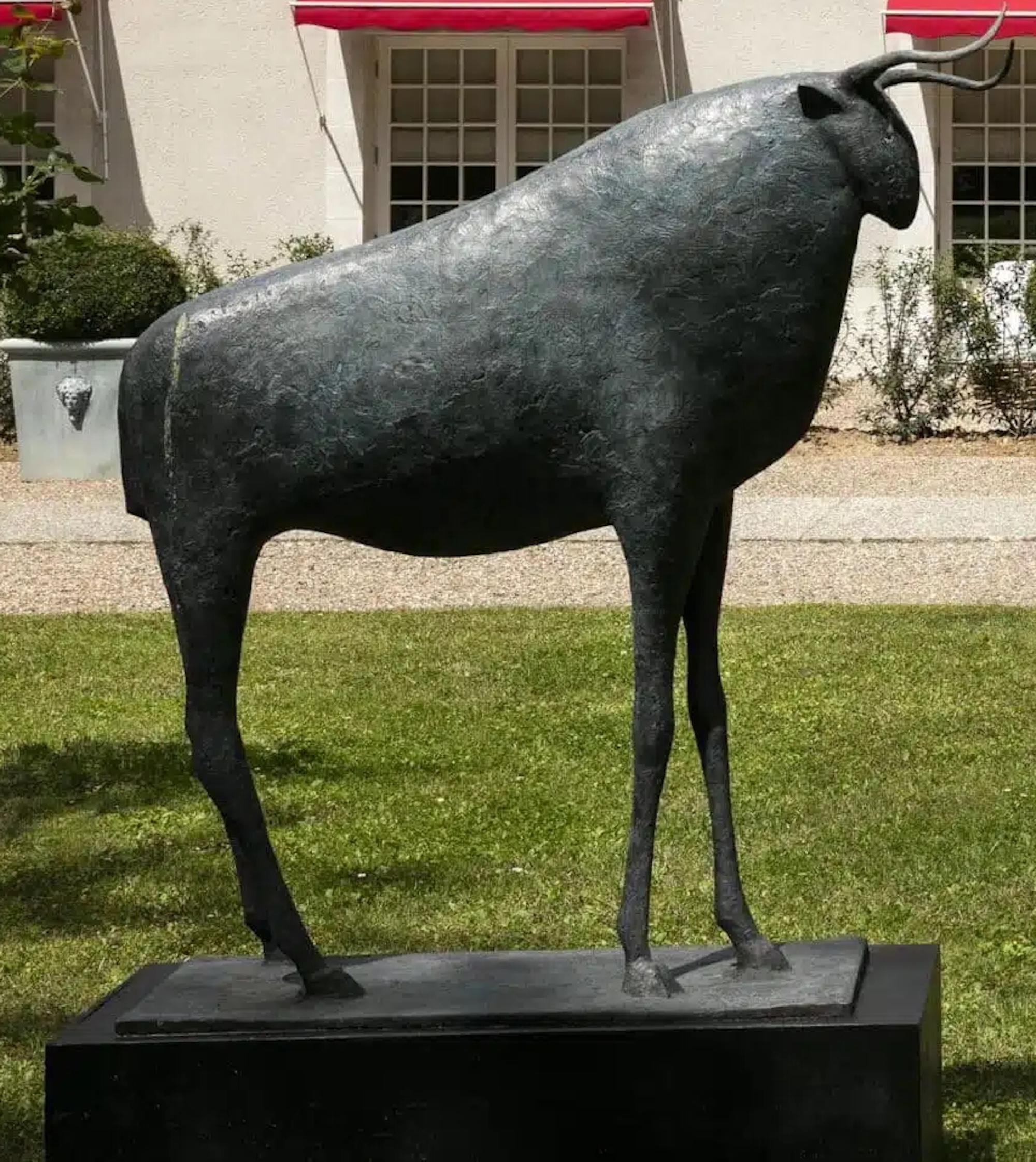 Large Bull by Pierre Yermia - Animal Bronze Sculpture, large size, outdoor For Sale 6