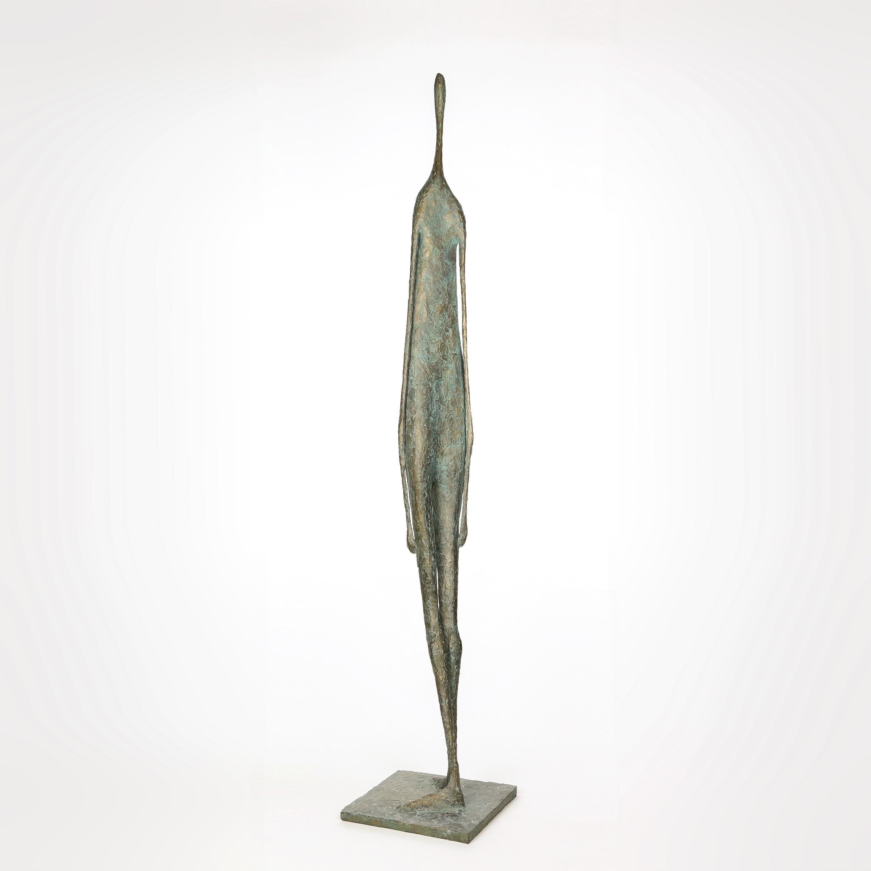Gran figura de pie VI de Pierre Yermia - Escultura contemporánea de bronce, humana en venta 2