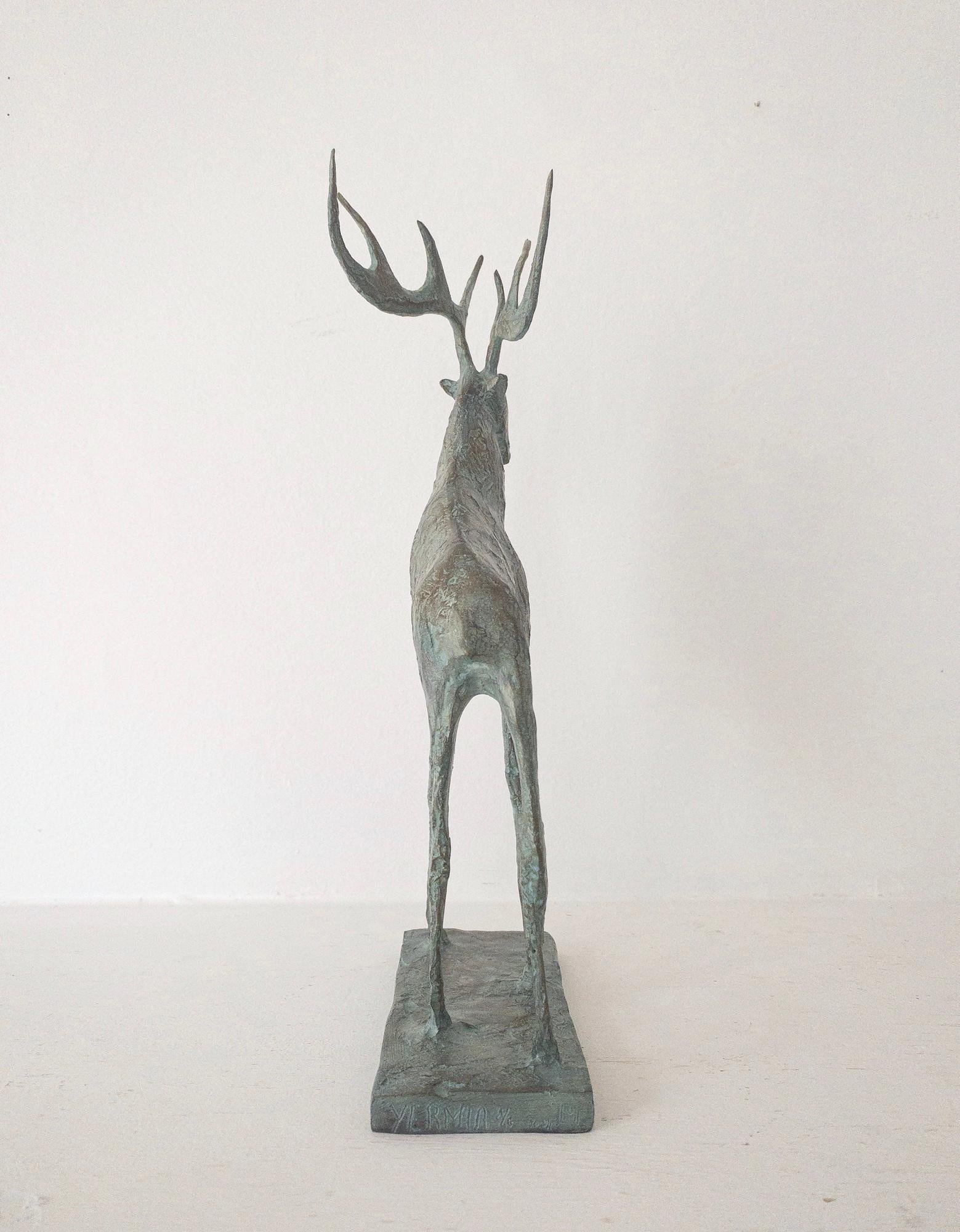 Pequeño Ciervo I de Pierre Yermia - Escultura animal contemporánea, elegante, esbelta en venta 12