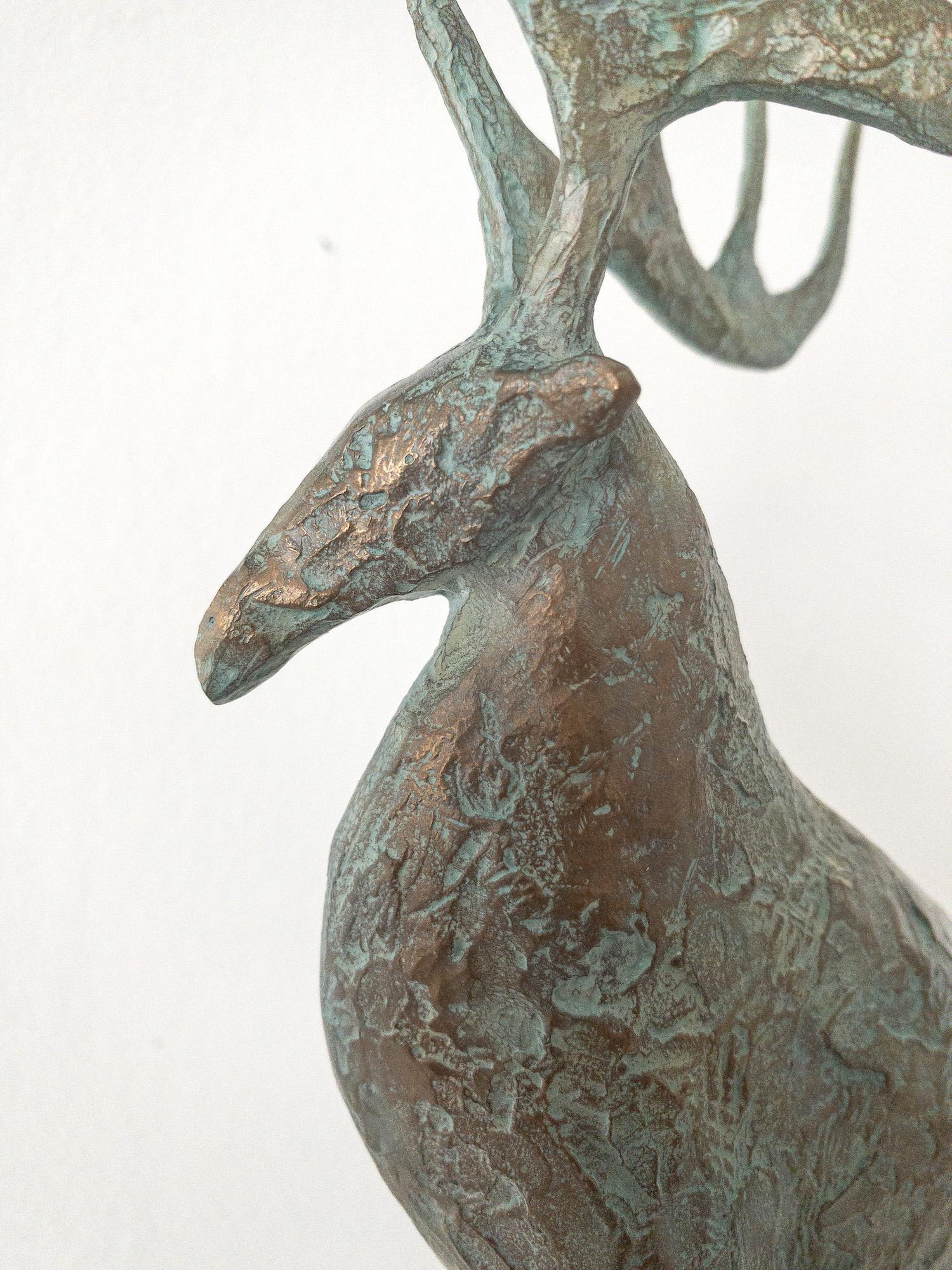 Petit cerf I par Pierre Yermia - Sculpture animalière contemporaine, élégante, élancée en vente 16